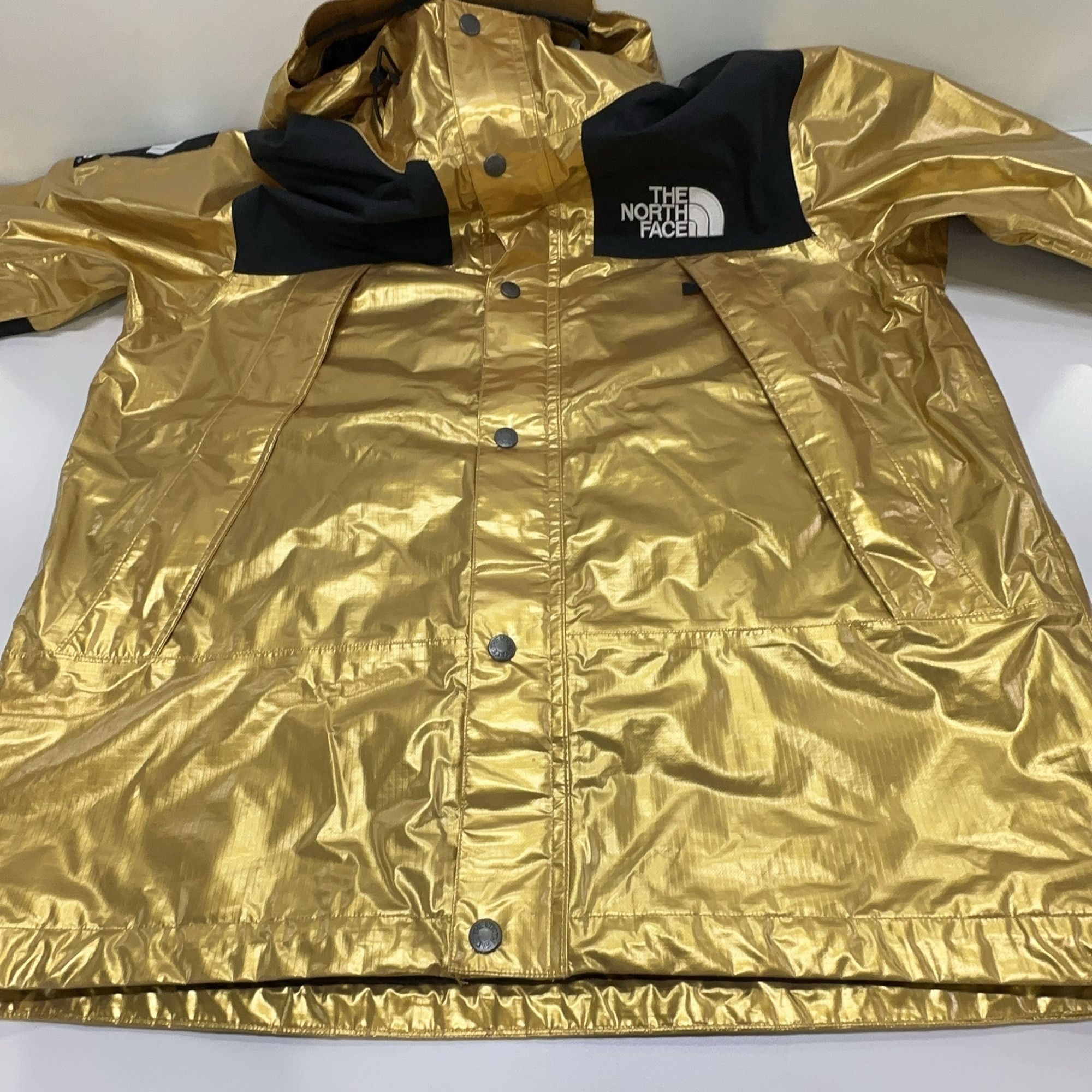 Supreme Supreme x The North Face Metallic Parka Gold Size M Size US M / EU 48-50 / 2 - 8 Thumbnail