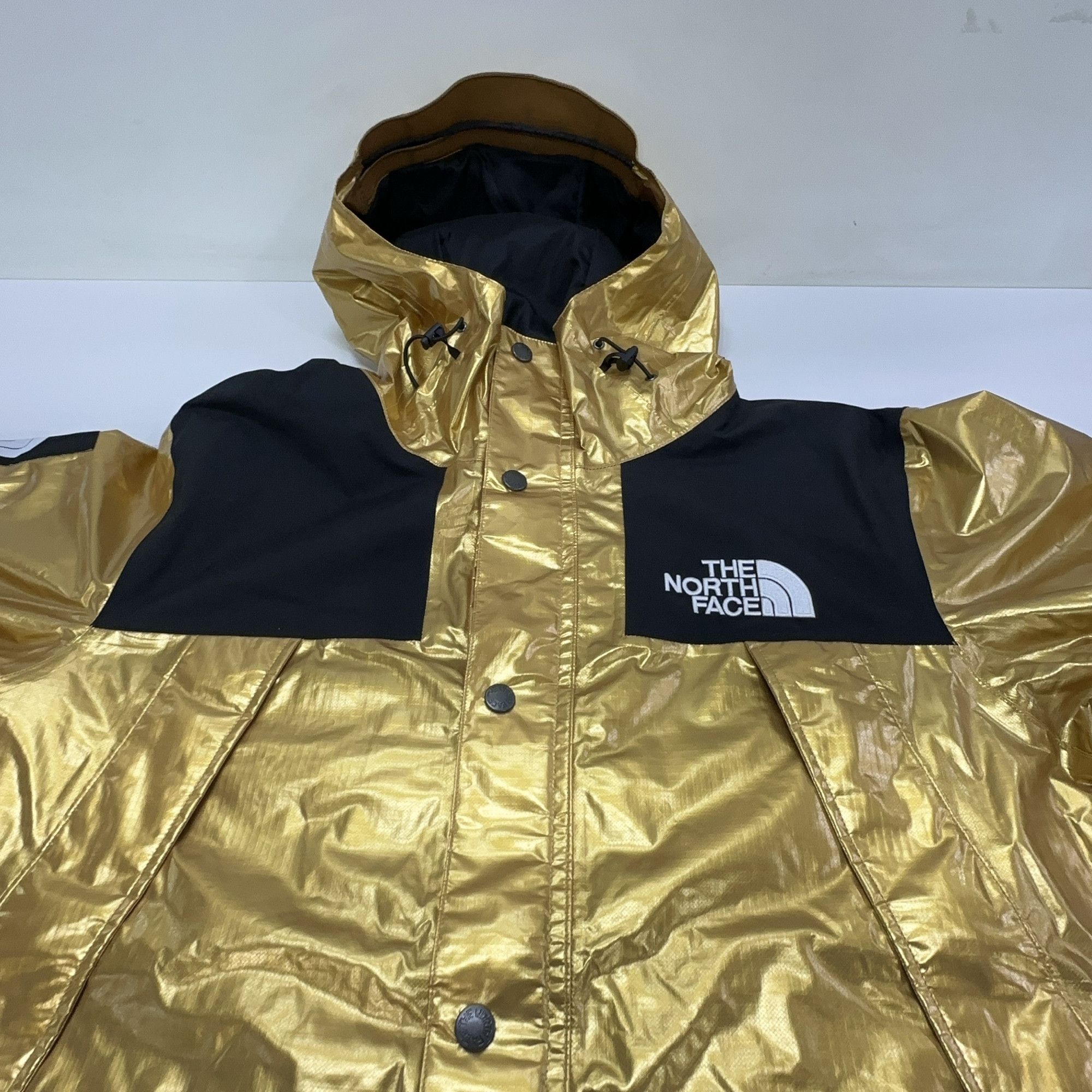 Supreme Supreme x The North Face Metallic Parka Gold Size M Size US M / EU 48-50 / 2 - 7 Thumbnail