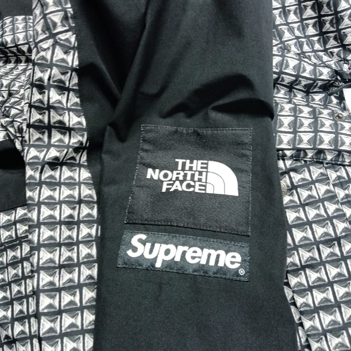 Supreme Supreme x The North Face Studded Mountain Light Jacket M Size US M / EU 48-50 / 2 - 5 Thumbnail