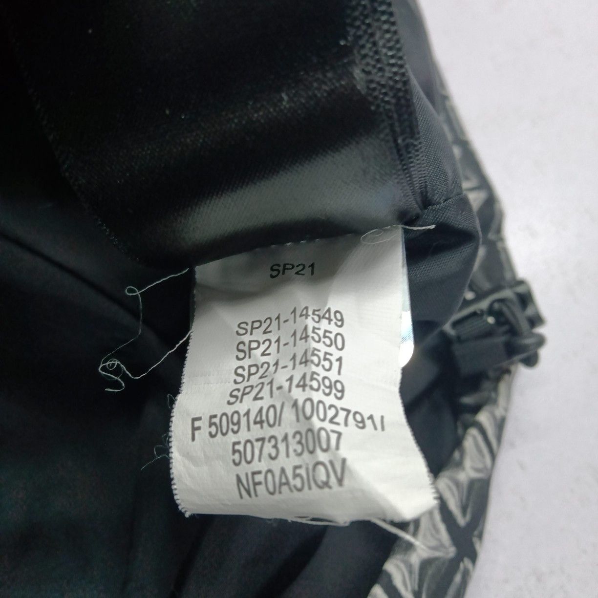 Supreme Supreme x The North Face Studded Mountain Light Jacket M Size US M / EU 48-50 / 2 - 4 Thumbnail