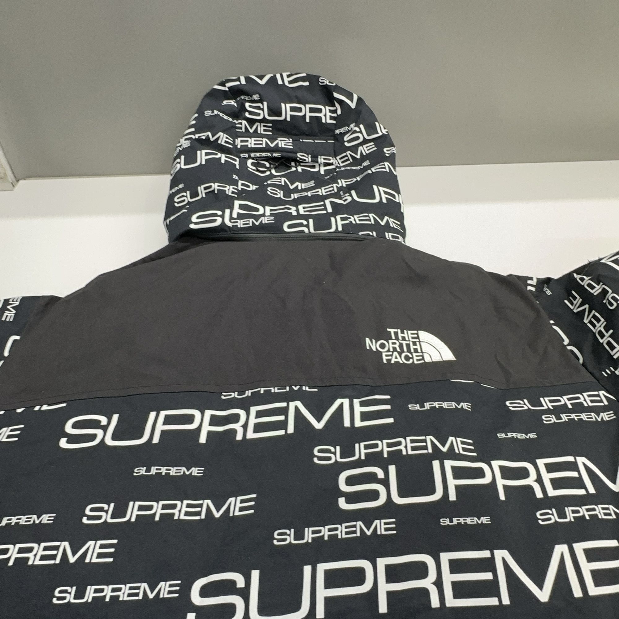 Supreme Supreme x The North Face Logo Parka Size M Size US M / EU 48-50 / 2 - 13 Thumbnail