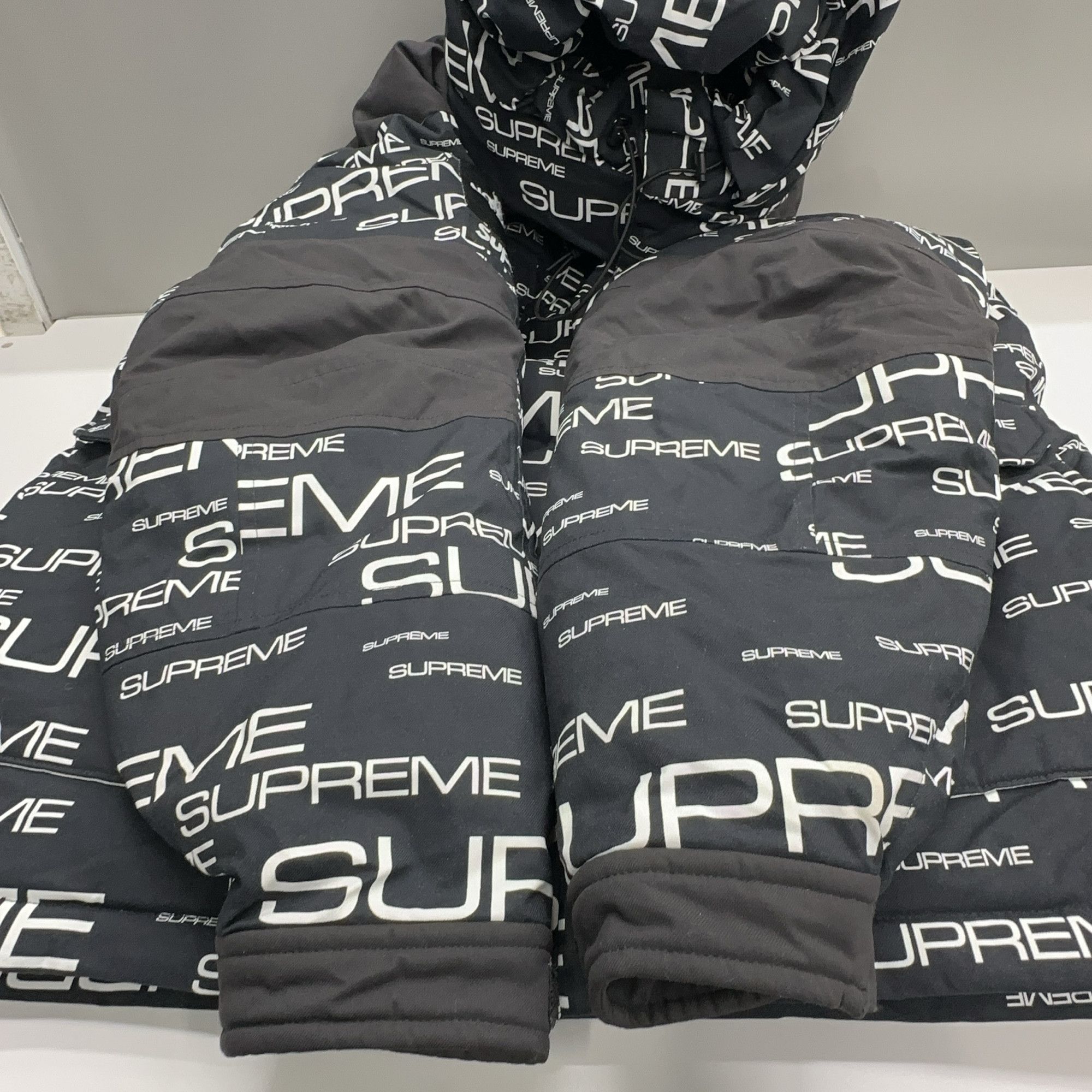 Supreme Supreme x The North Face Logo Parka Size M Size US M / EU 48-50 / 2 - 12 Thumbnail