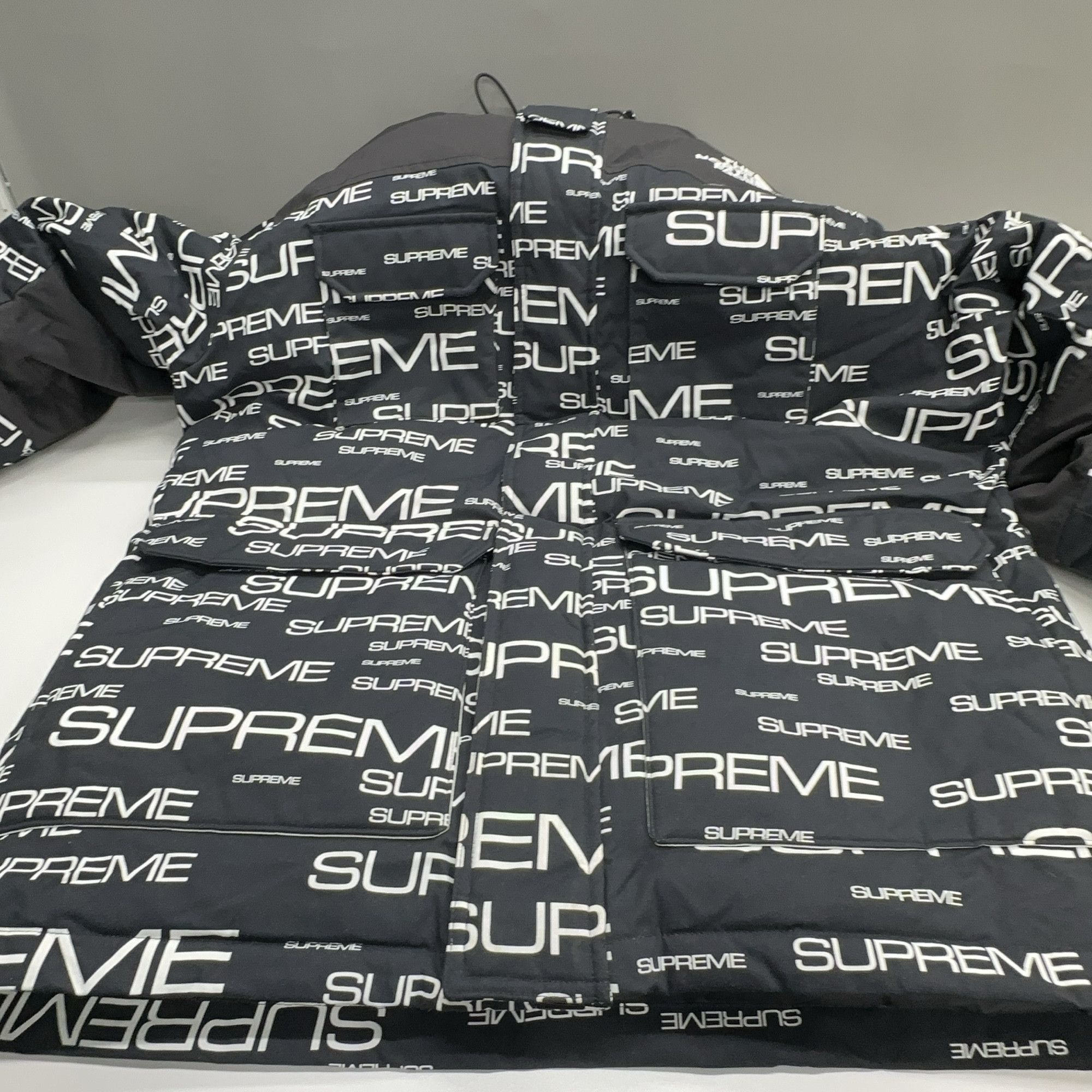 Supreme Supreme x The North Face Logo Parka Size M Size US M / EU 48-50 / 2 - 10 Thumbnail