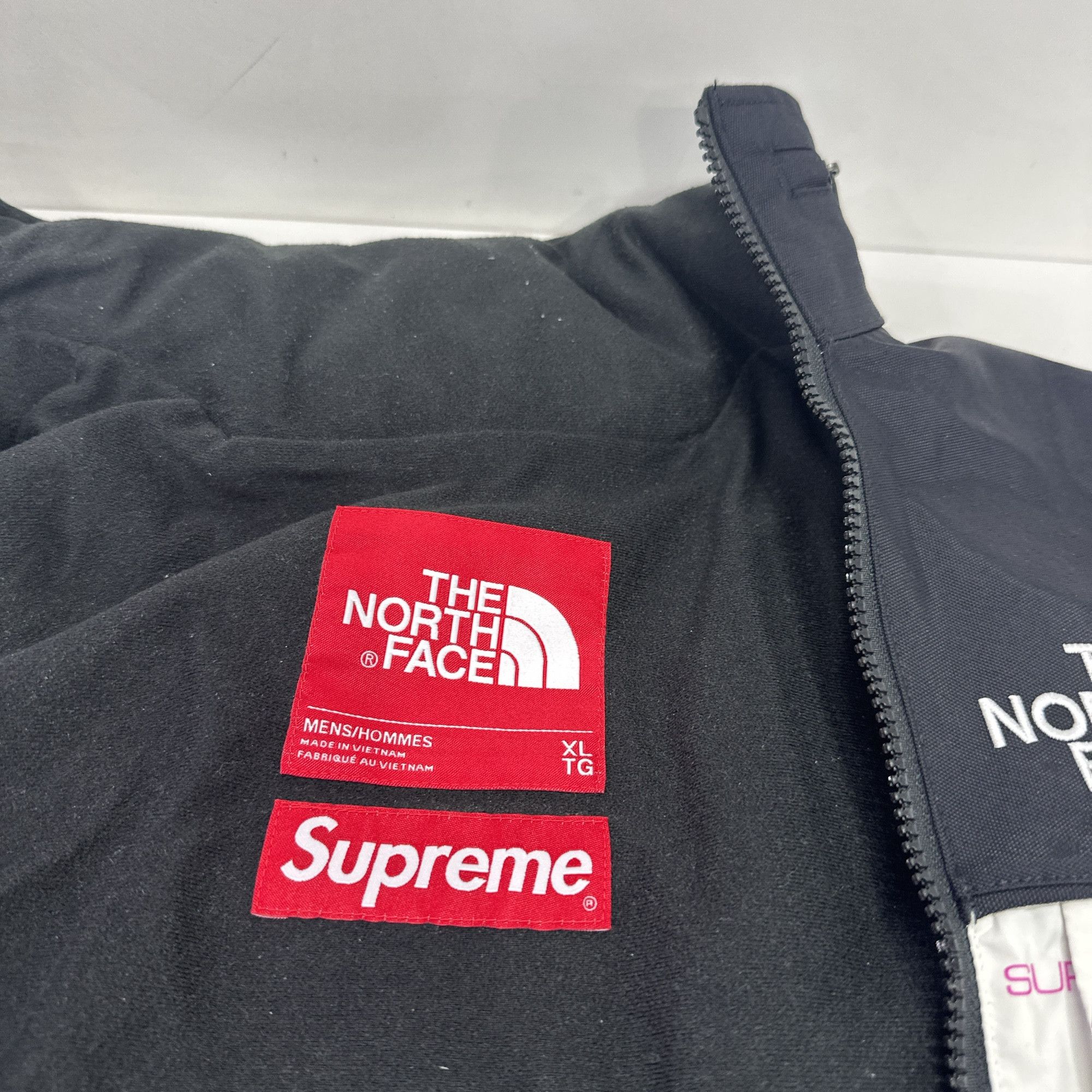 Supreme Supreme x The North Face Logo Print Jacket XL Size US XL / EU 56 / 4 - 3 Thumbnail