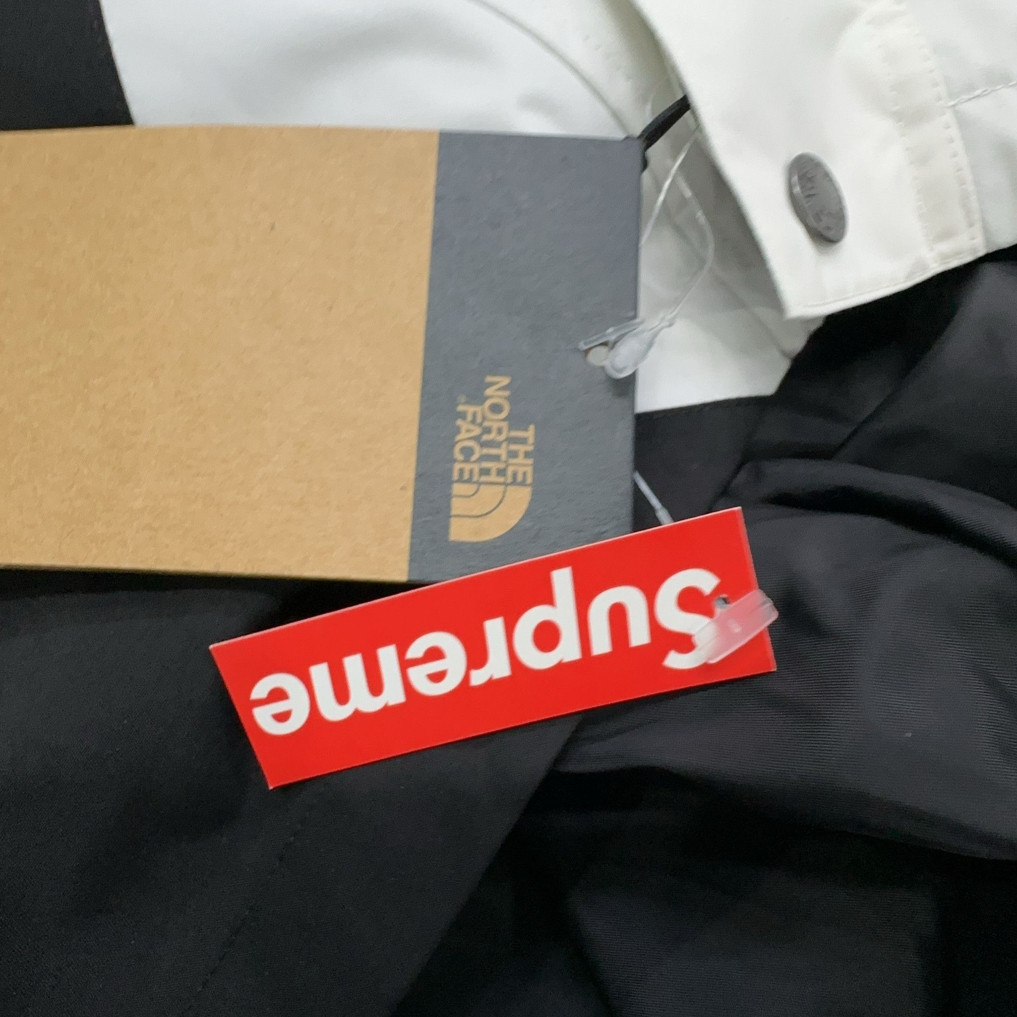Supreme Supreme x The North Face S Logo Mountain Jacket Size L Size US L / EU 52-54 / 3 - 7 Thumbnail