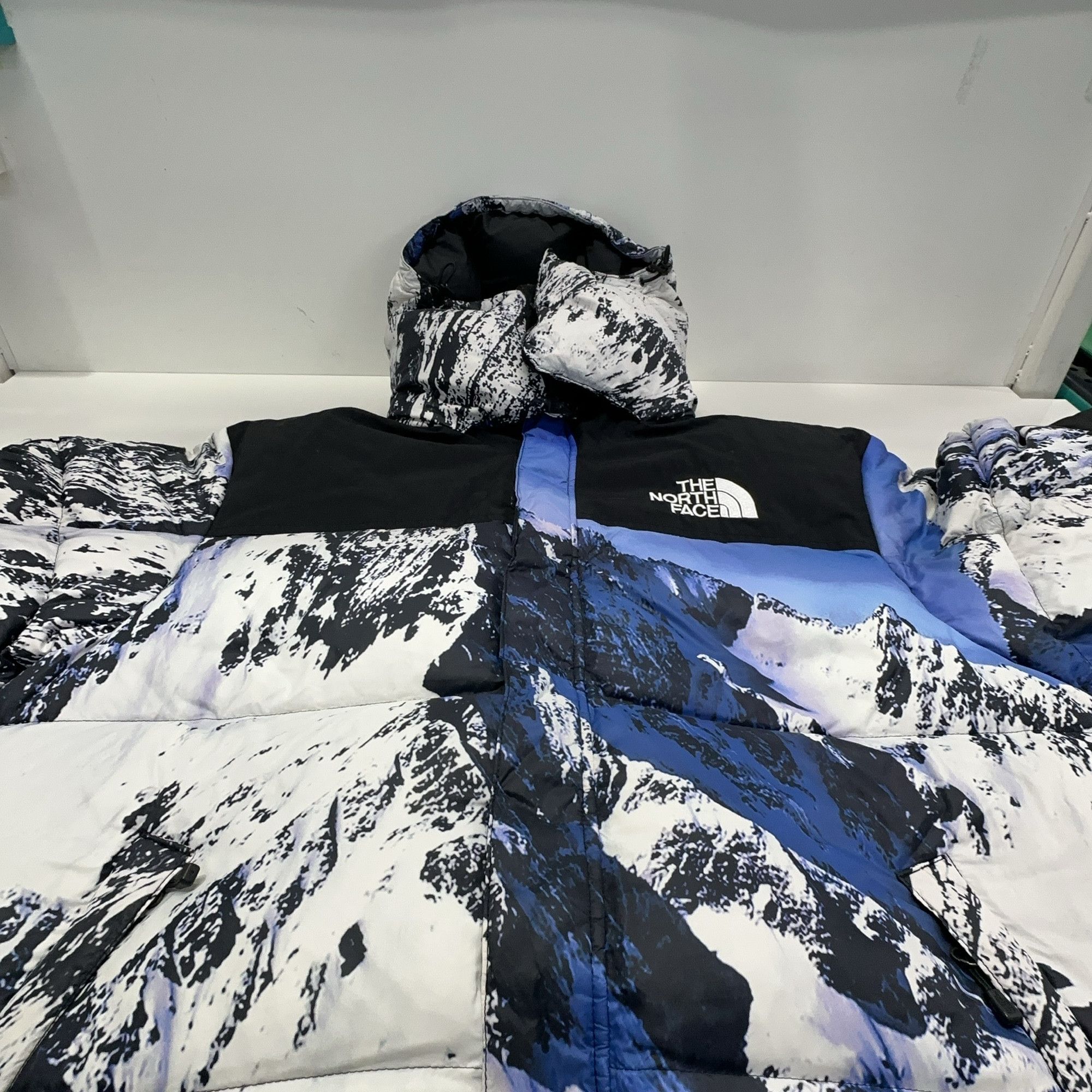 Supreme × The North Face Supreme x The North Face Mountain Puffer Jacket Size M Size US M / EU 48-50 / 2 - 11 Thumbnail