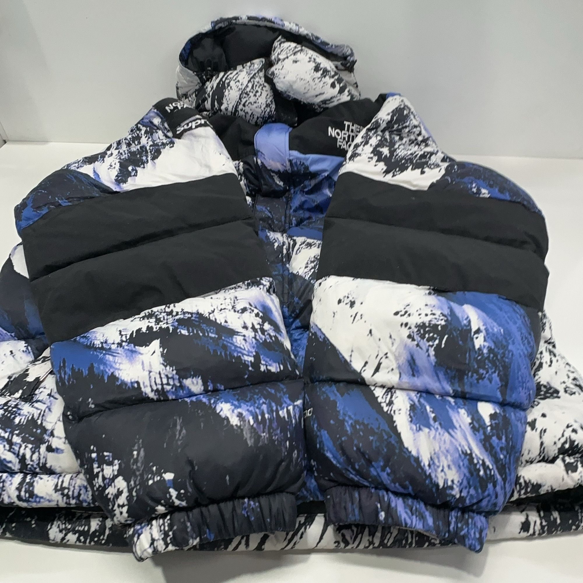 Supreme × The North Face Supreme x The North Face Mountain Puffer Jacket Size M Size US M / EU 48-50 / 2 - 14 Thumbnail