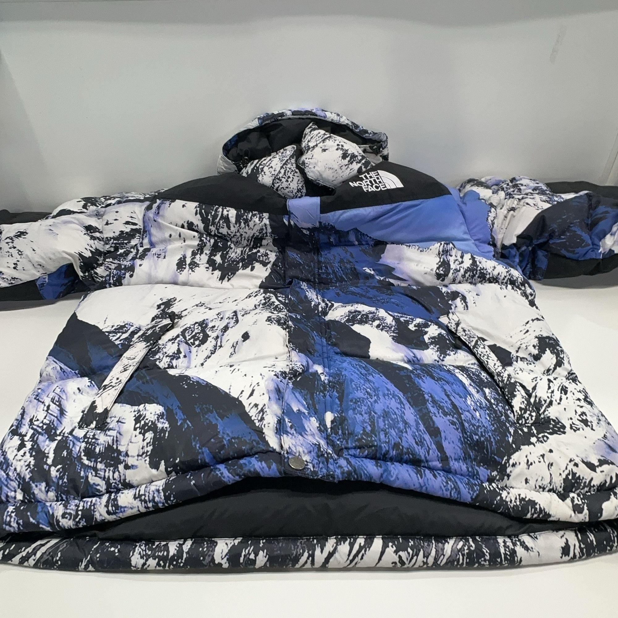 Supreme × The North Face Supreme x The North Face Mountain Puffer Jacket Size M Size US M / EU 48-50 / 2 - 12 Thumbnail