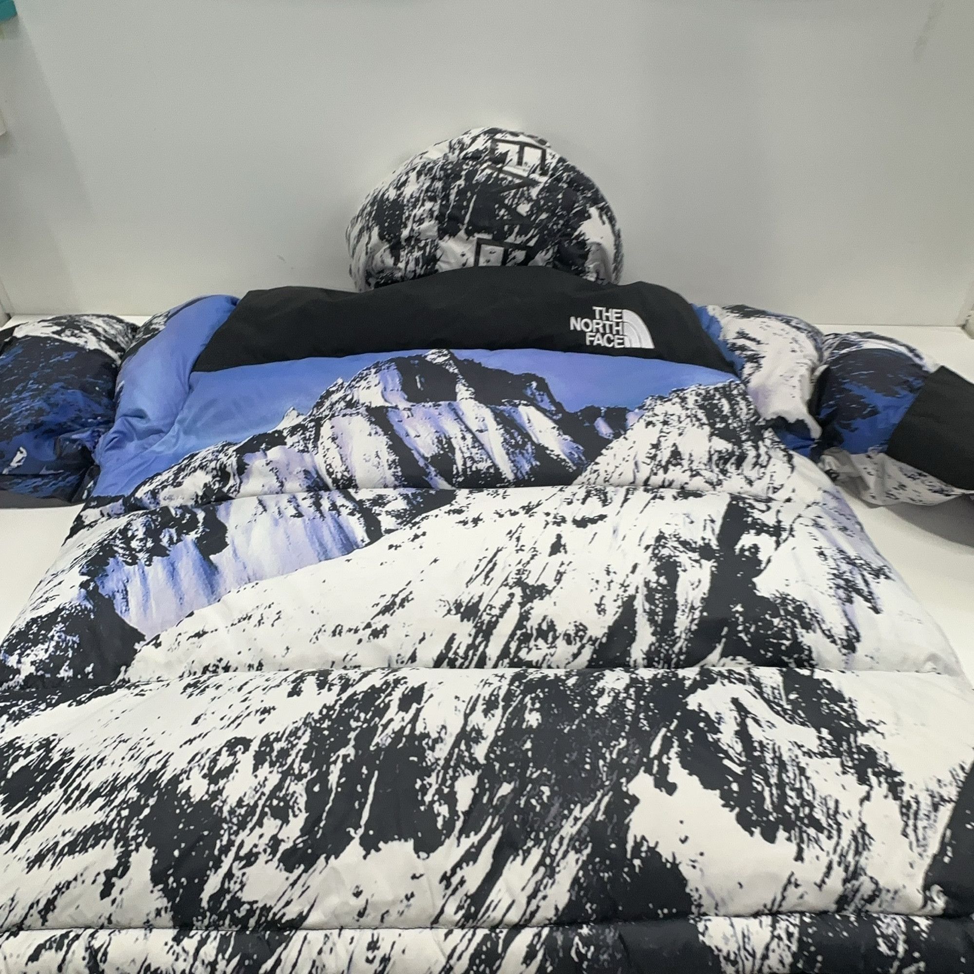 Supreme × The North Face Supreme x The North Face Mountain Puffer Jacket Size M Size US M / EU 48-50 / 2 - 16 Thumbnail