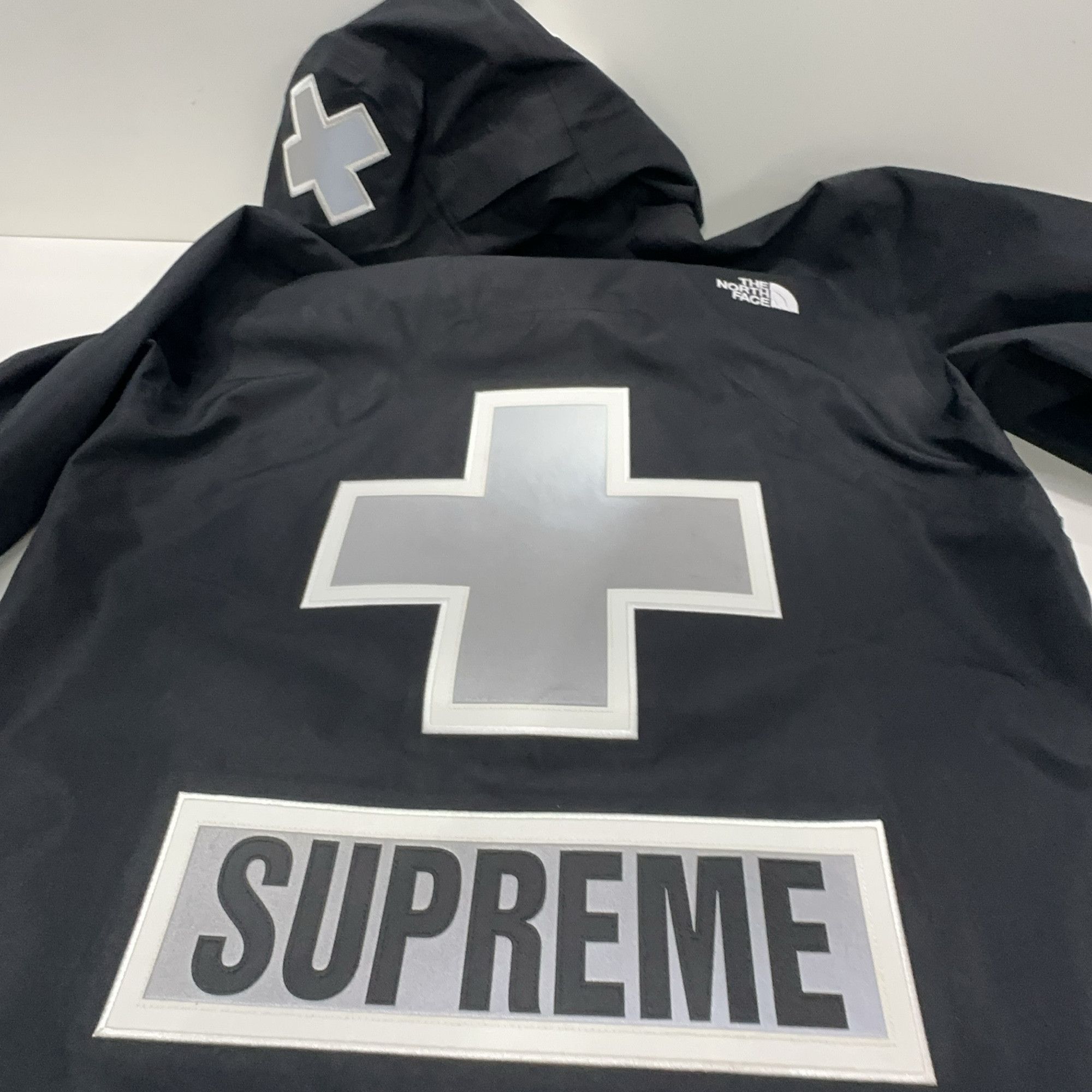 Supreme Supreme x The North Face Rescue Mountain Pro Jacket Size S Size US S / EU 44-46 / 1 - 9 Thumbnail