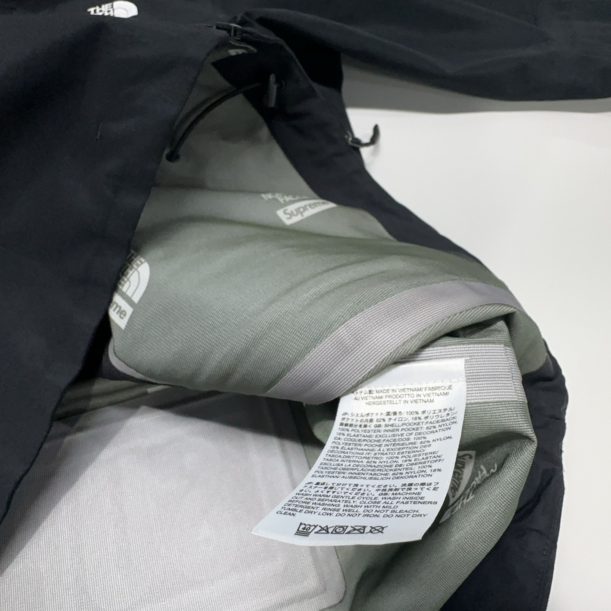 Supreme Supreme x The North Face Rescue Mountain Pro Jacket Size S Size US S / EU 44-46 / 1 - 4 Thumbnail