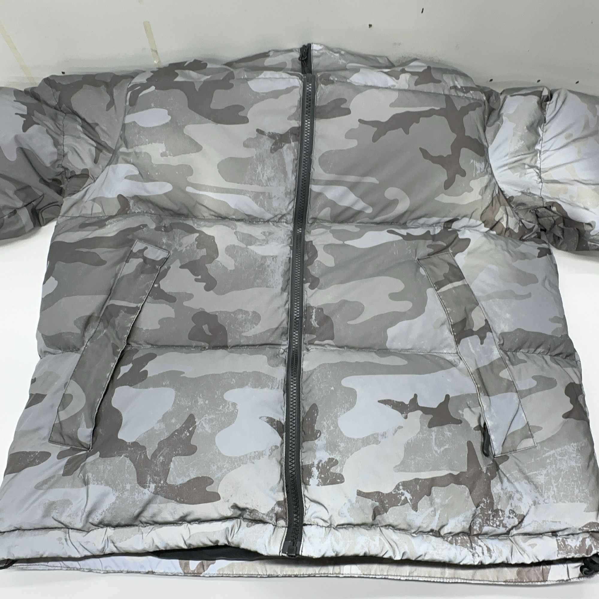 Supreme Supreme Reflective Camo Puffer Jacket Size L Size US L / EU 52-54 / 3 - 7 Thumbnail