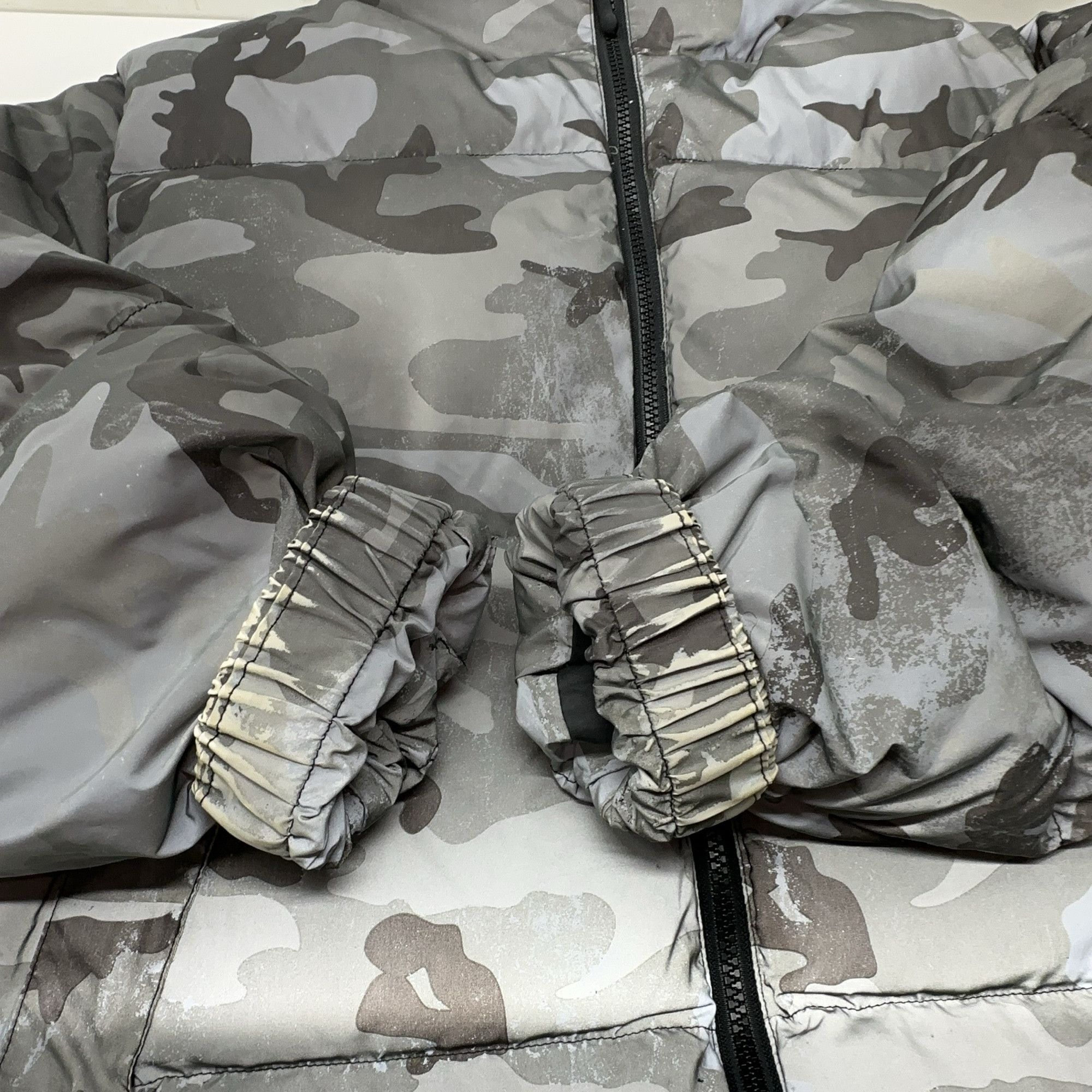 Supreme Supreme Reflective Camo Puffer Jacket Size L Size US L / EU 52-54 / 3 - 9 Thumbnail