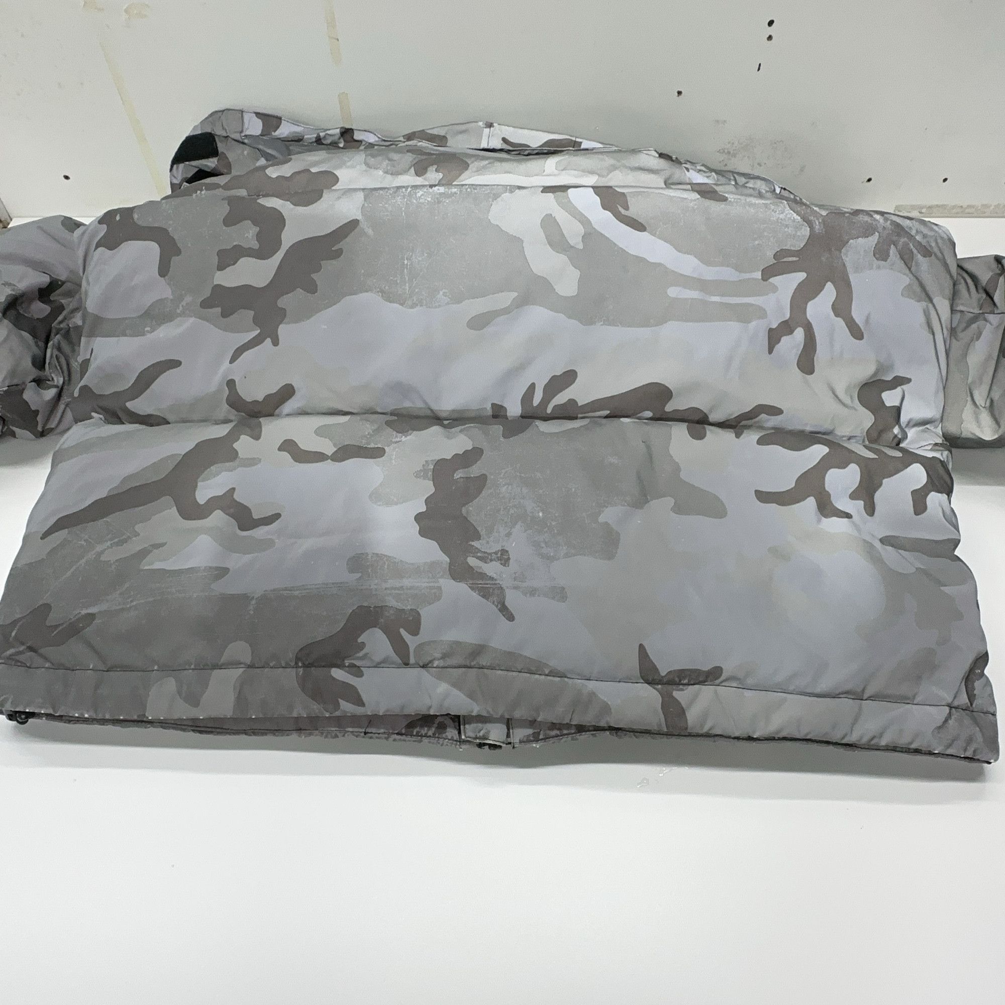 Supreme Supreme Reflective Camo Puffer Jacket Size L Size US L / EU 52-54 / 3 - 13 Thumbnail