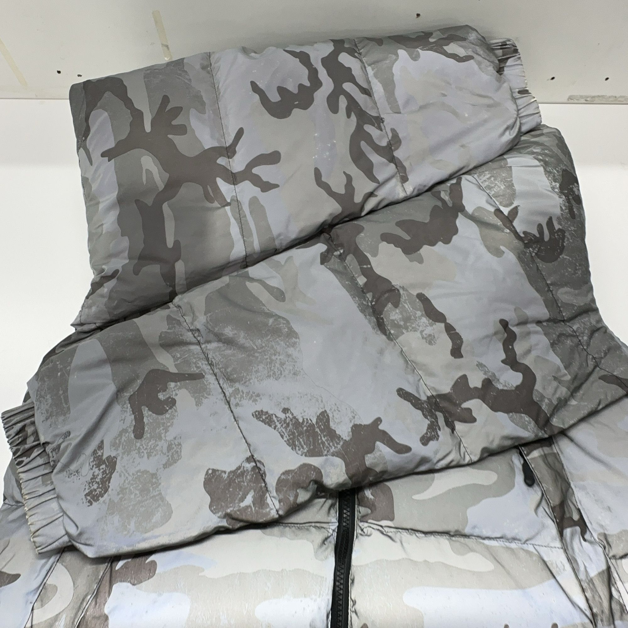 Supreme Supreme Reflective Camo Puffer Jacket Size L Size US L / EU 52-54 / 3 - 8 Thumbnail