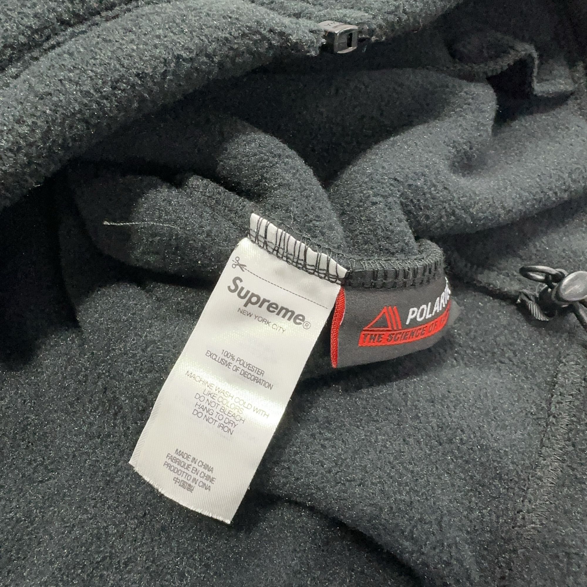 Supreme Supreme x Skittles Polartec Fleece Jacket M Size US M / EU 48-50 / 2 - 3 Thumbnail