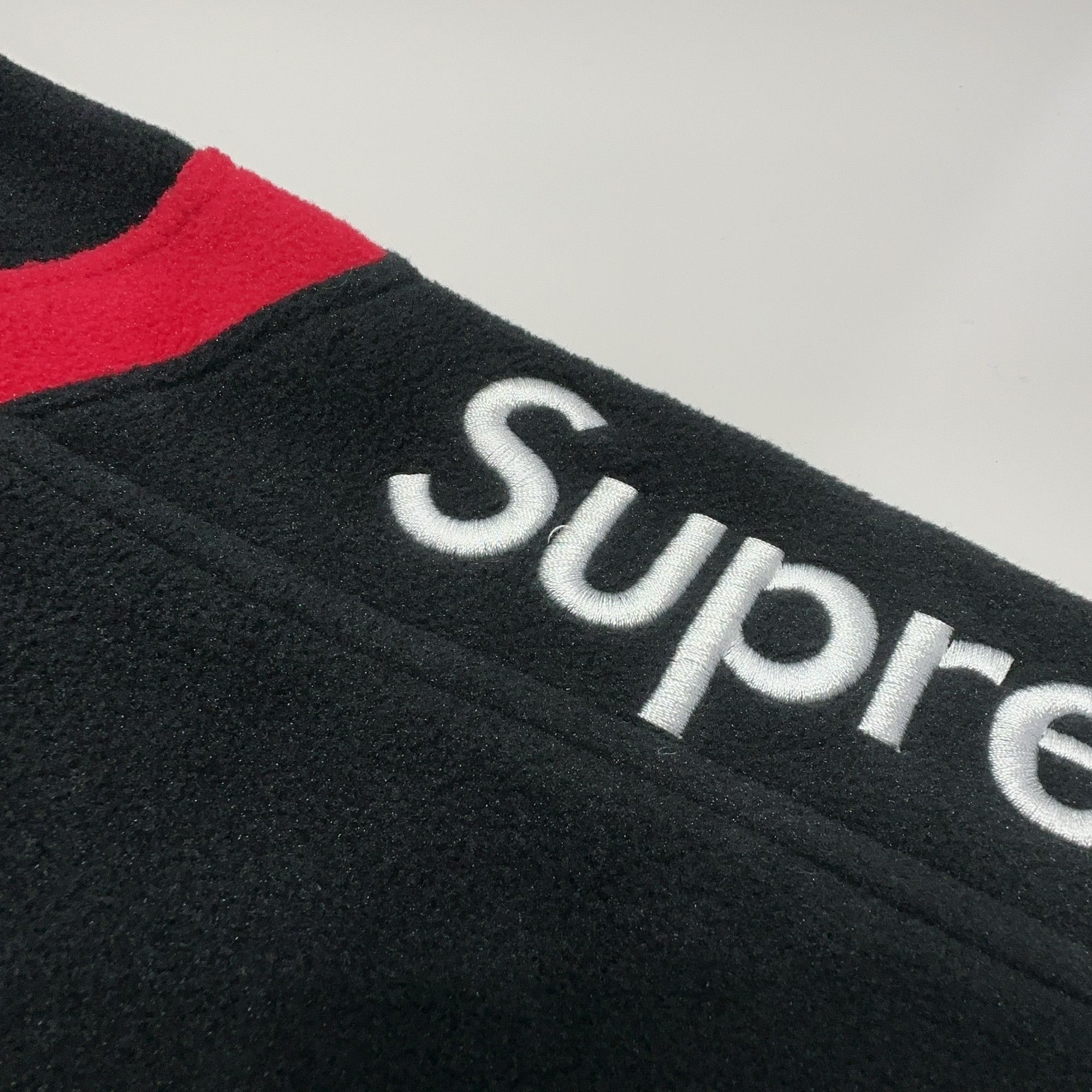 Supreme Supreme x Skittles Polartec Fleece Jacket M Size US M / EU 48-50 / 2 - 7 Thumbnail