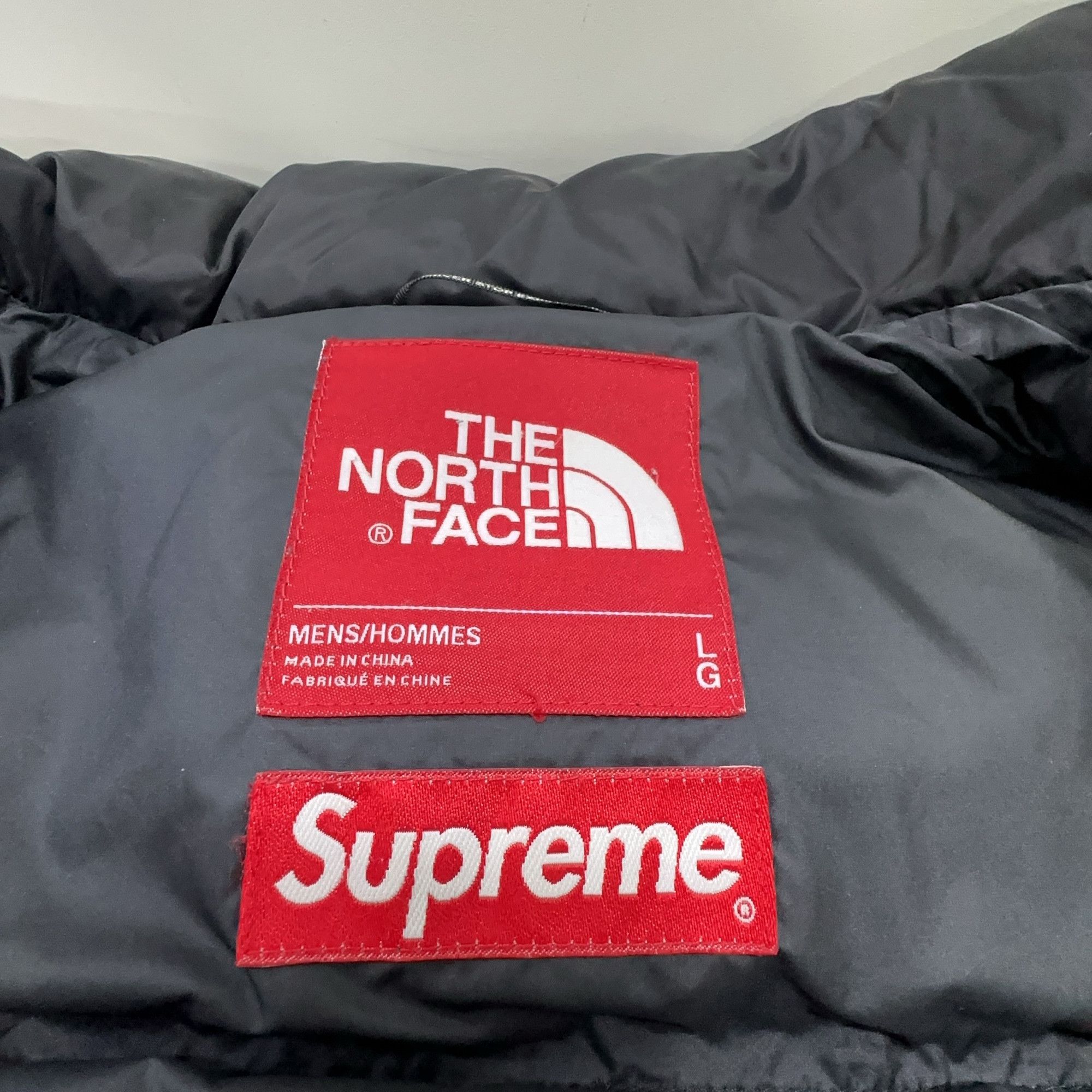 Supreme Supreme x The North Face Leaves Nuptse Jacket Size L Size US L / EU 52-54 / 3 - 3 Thumbnail