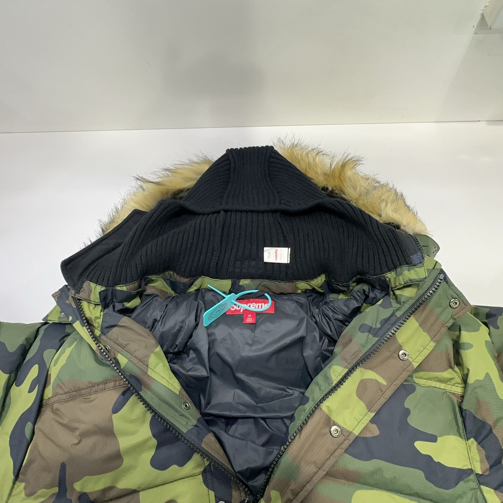 Supreme Supreme Woodland Camo 700-Fill Puffer Jacket Size M Size US M / EU 48-50 / 2 - 5 Thumbnail
