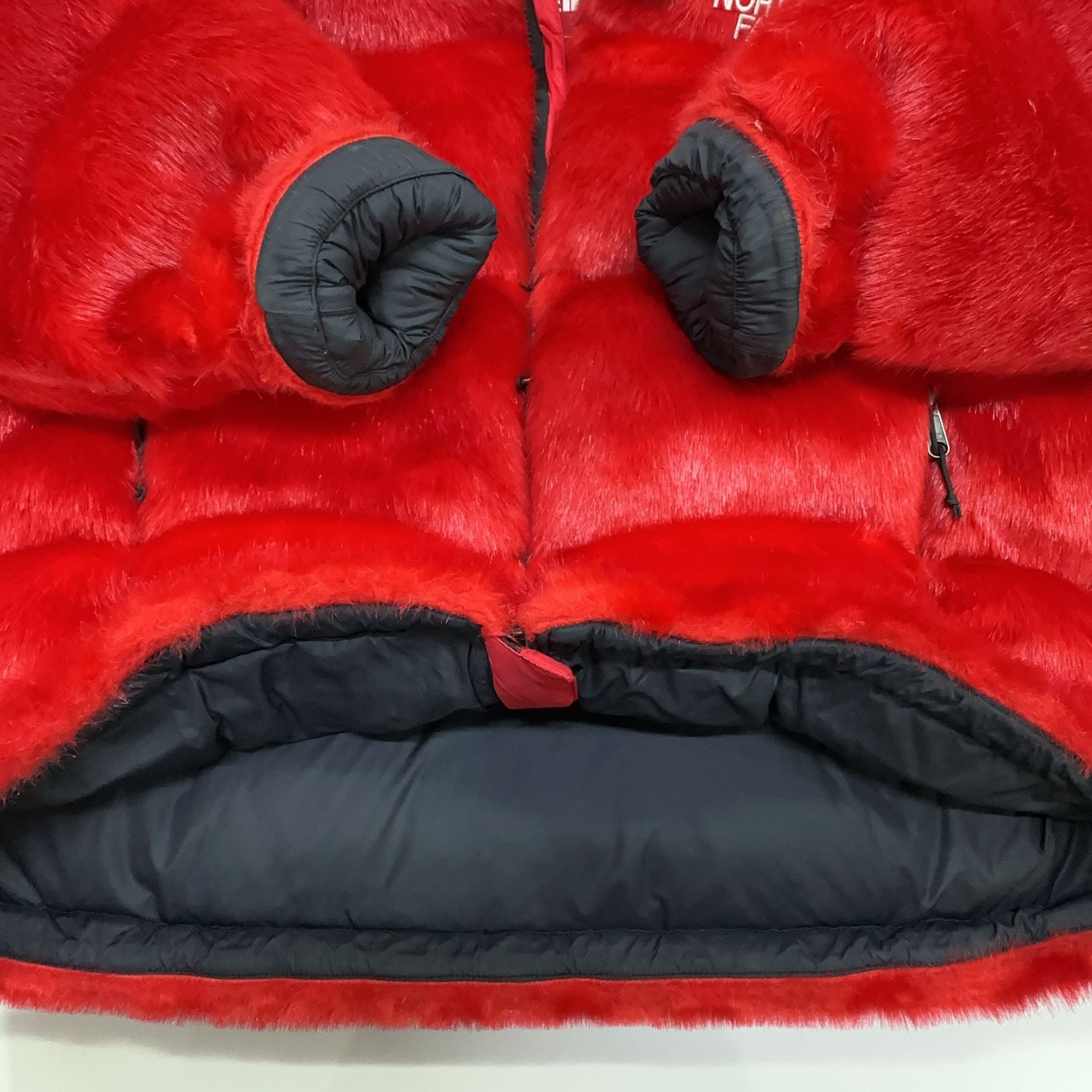Supreme Supreme x The North Face Faux Fur Nuptse Jacket Size L Size US L / EU 52-54 / 3 - 6 Thumbnail