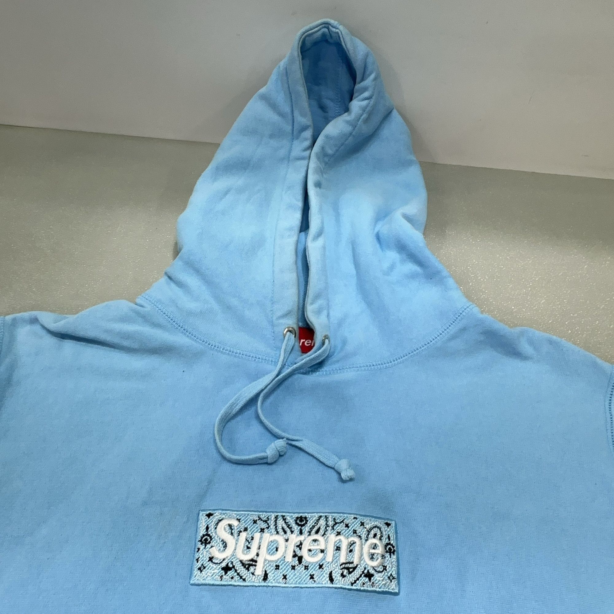 Supreme Supreme Bandana Box Logo Hoodie Light Blue Size L Size US L / EU 52-54 / 3 - 8 Thumbnail