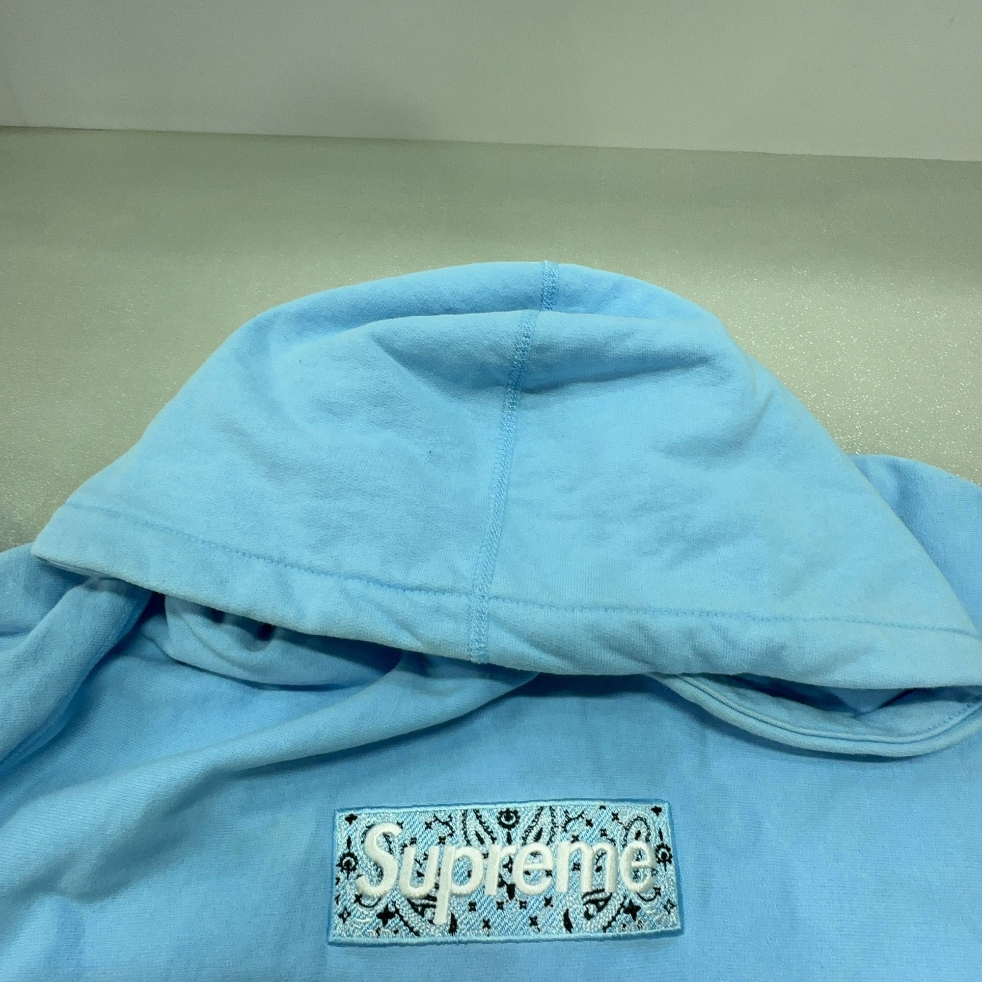 Supreme Supreme Bandana Box Logo Hoodie Light Blue Size L Size US L / EU 52-54 / 3 - 6 Thumbnail