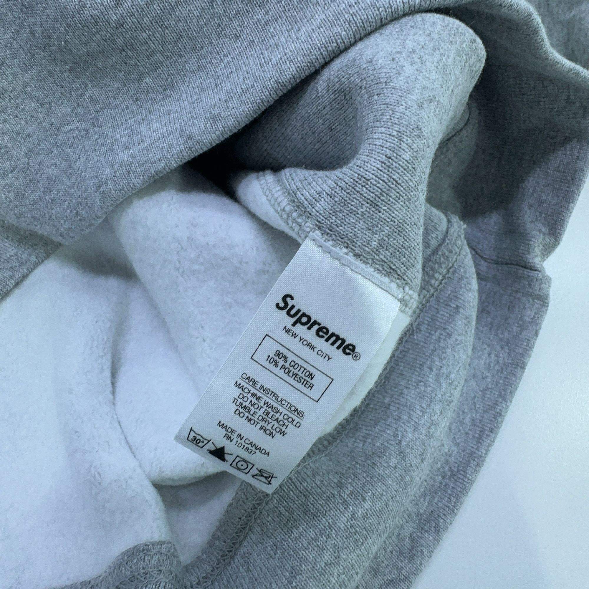 Supreme Supreme KAWS Chalk Logo Hoodie Size S Size US S / EU 44-46 / 1 - 3 Thumbnail
