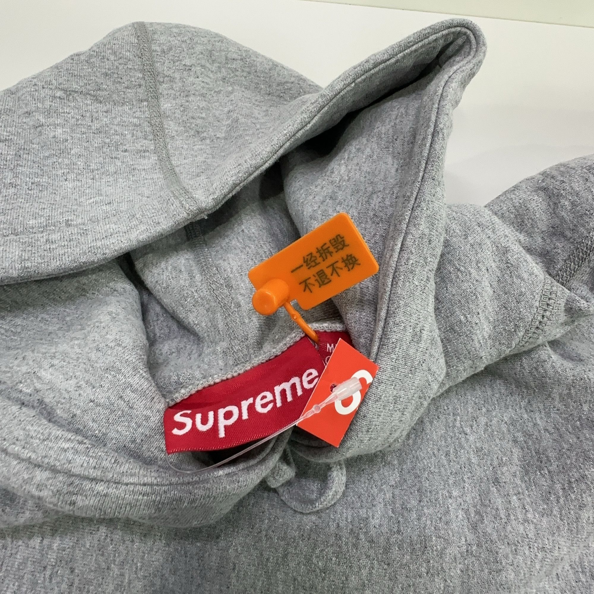 Supreme Supreme KAWS Chalk Logo Hoodie Size S Size US S / EU 44-46 / 1 - 5 Thumbnail