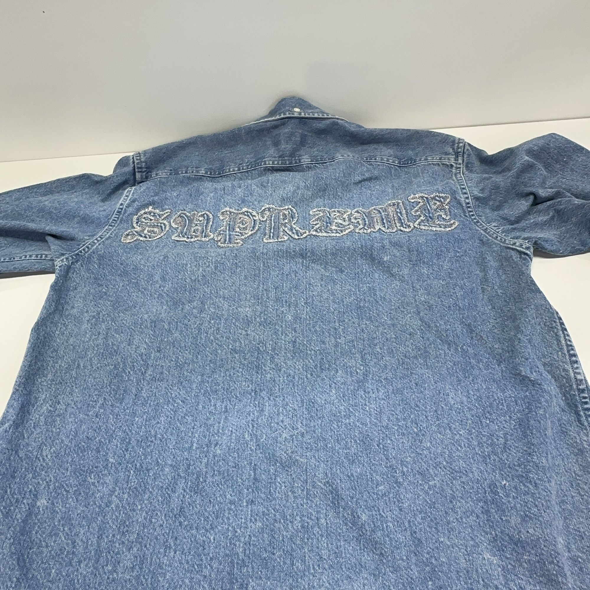 Supreme Supreme Appliqué Denim Shirt Size S Size US S / EU 44-46 / 1 - 11 Thumbnail
