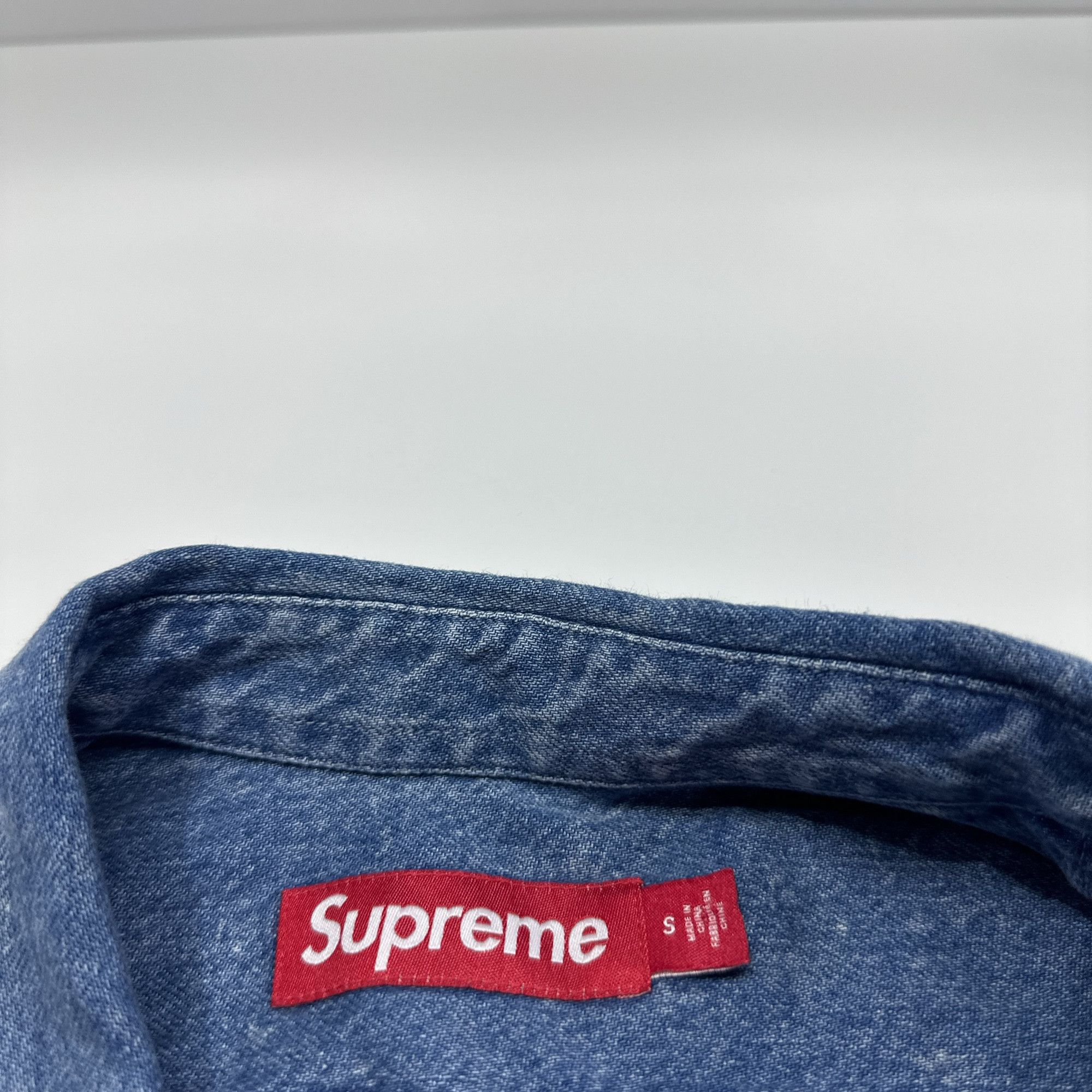 Supreme Supreme Appliqué Denim Shirt Size S Size US S / EU 44-46 / 1 - 3 Thumbnail