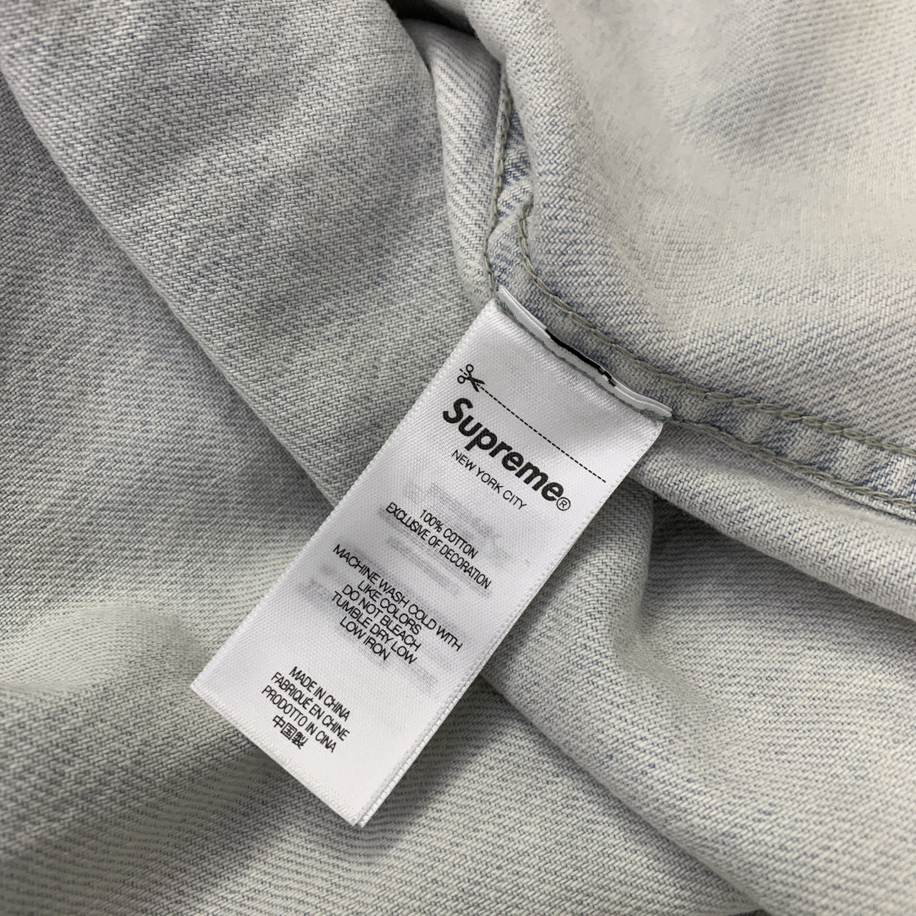 Supreme Supreme Small Box Rinsed Denim Shirt XL Size US XL / EU 56 / 4 - 3 Thumbnail