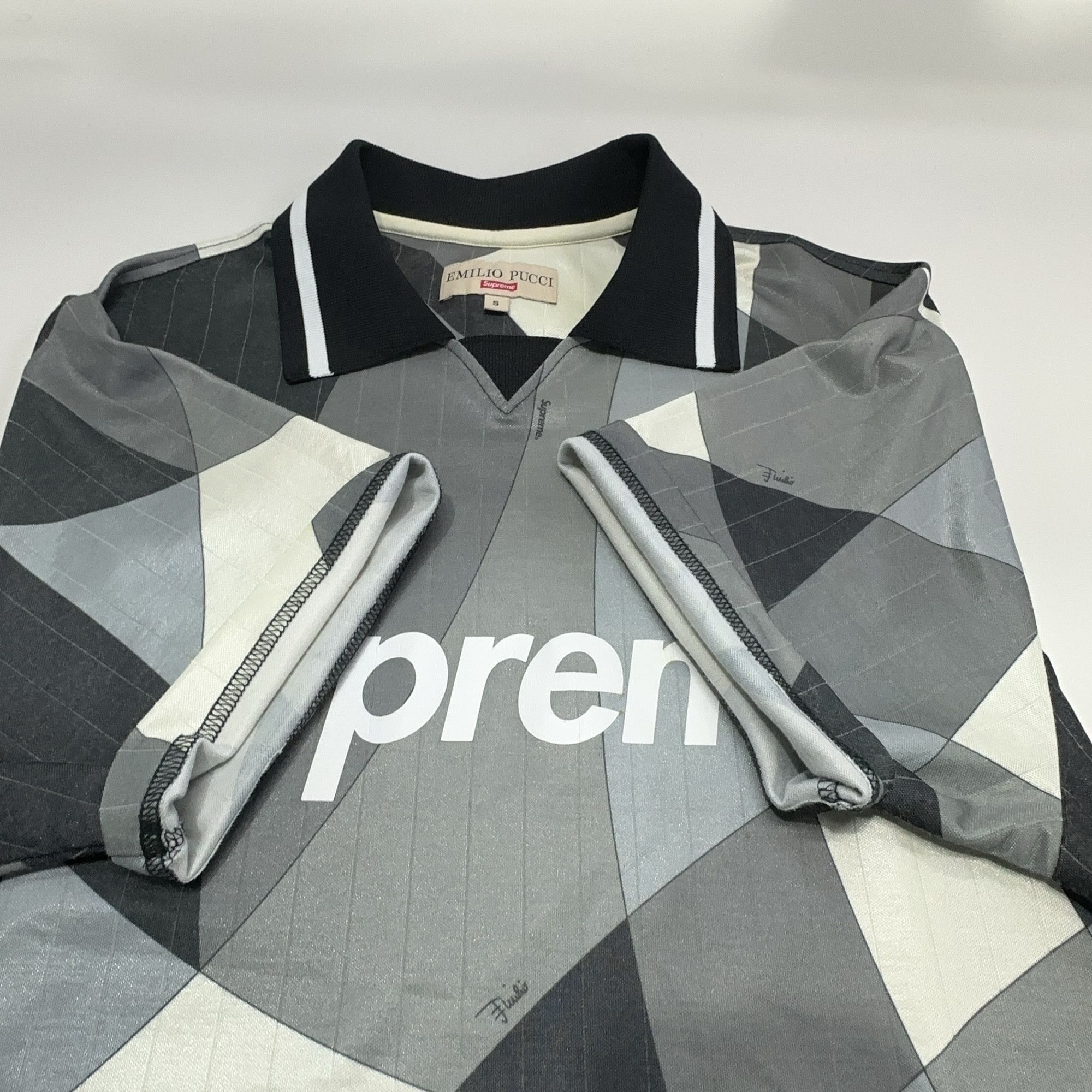 Supreme Supreme x Emilio Pucci Soccer Jersey Size S Size US S / EU 44-46 / 1 - 9 Thumbnail