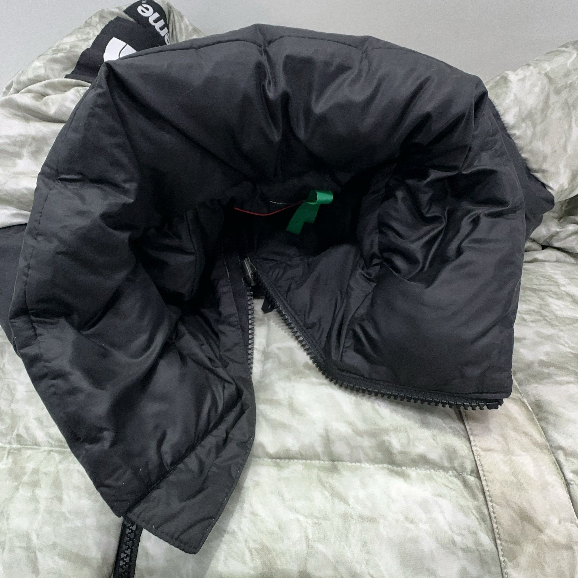 Supreme Supreme x The North Face Paper Print Nuptse Jacket Size M Size US M / EU 48-50 / 2 - 5 Thumbnail