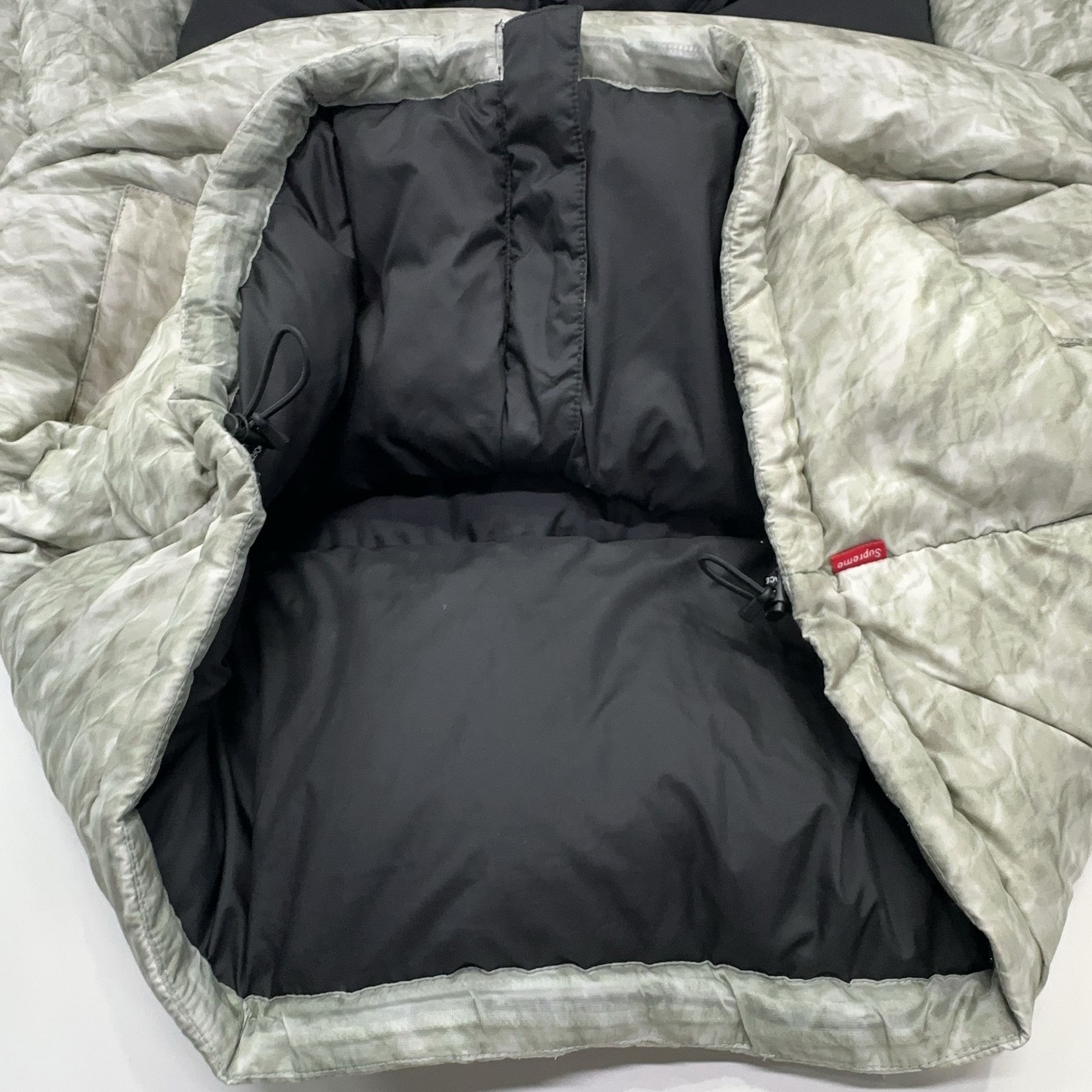 Supreme Supreme x The North Face Paper Print Nuptse Jacket Size M Size US M / EU 48-50 / 2 - 6 Thumbnail