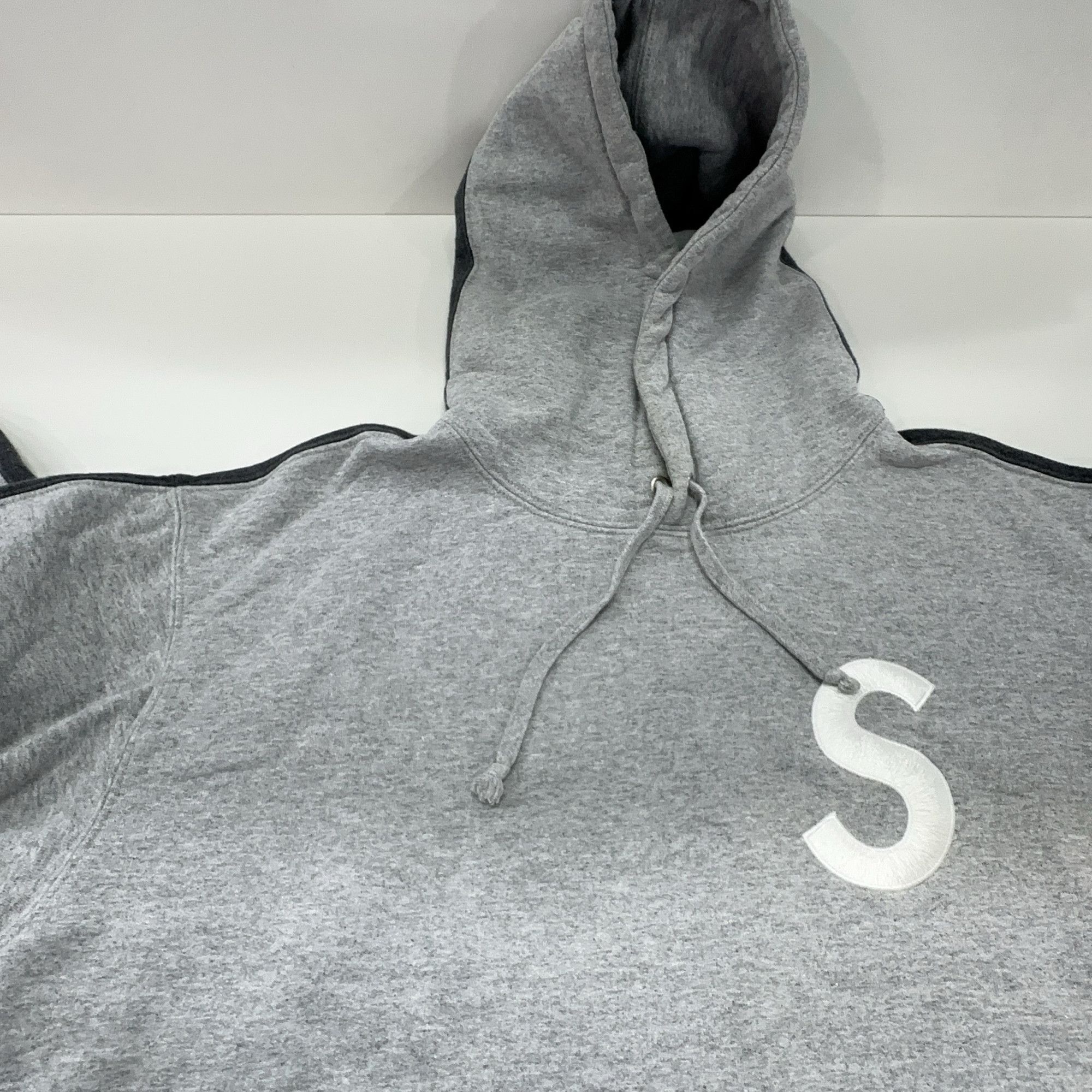 Supreme Supreme S Logo Split Hooded Sweatshirt Size M Size US M / EU 48-50 / 2 - 13 Thumbnail