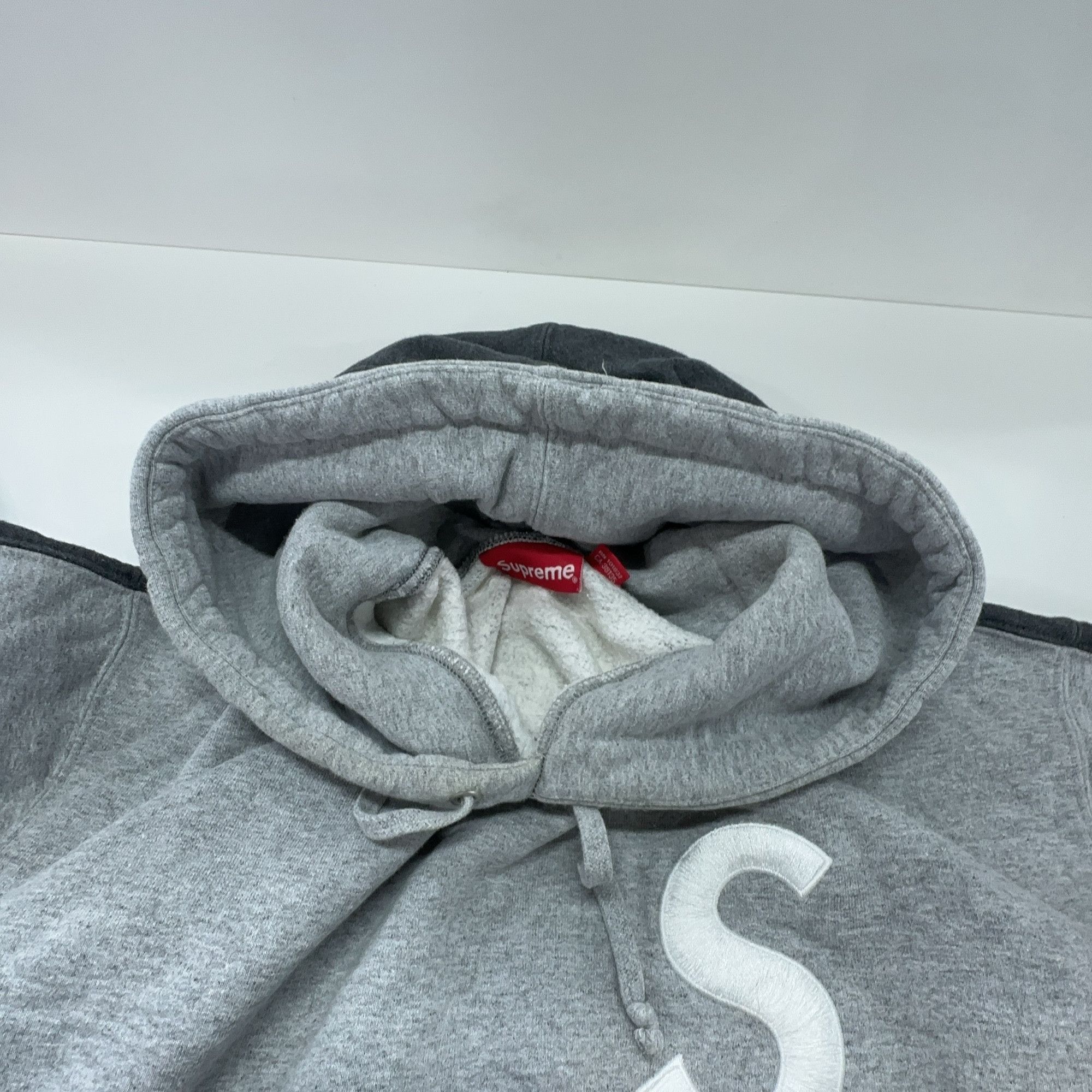 Supreme Supreme S Logo Split Hooded Sweatshirt Size M Size US M / EU 48-50 / 2 - 12 Thumbnail