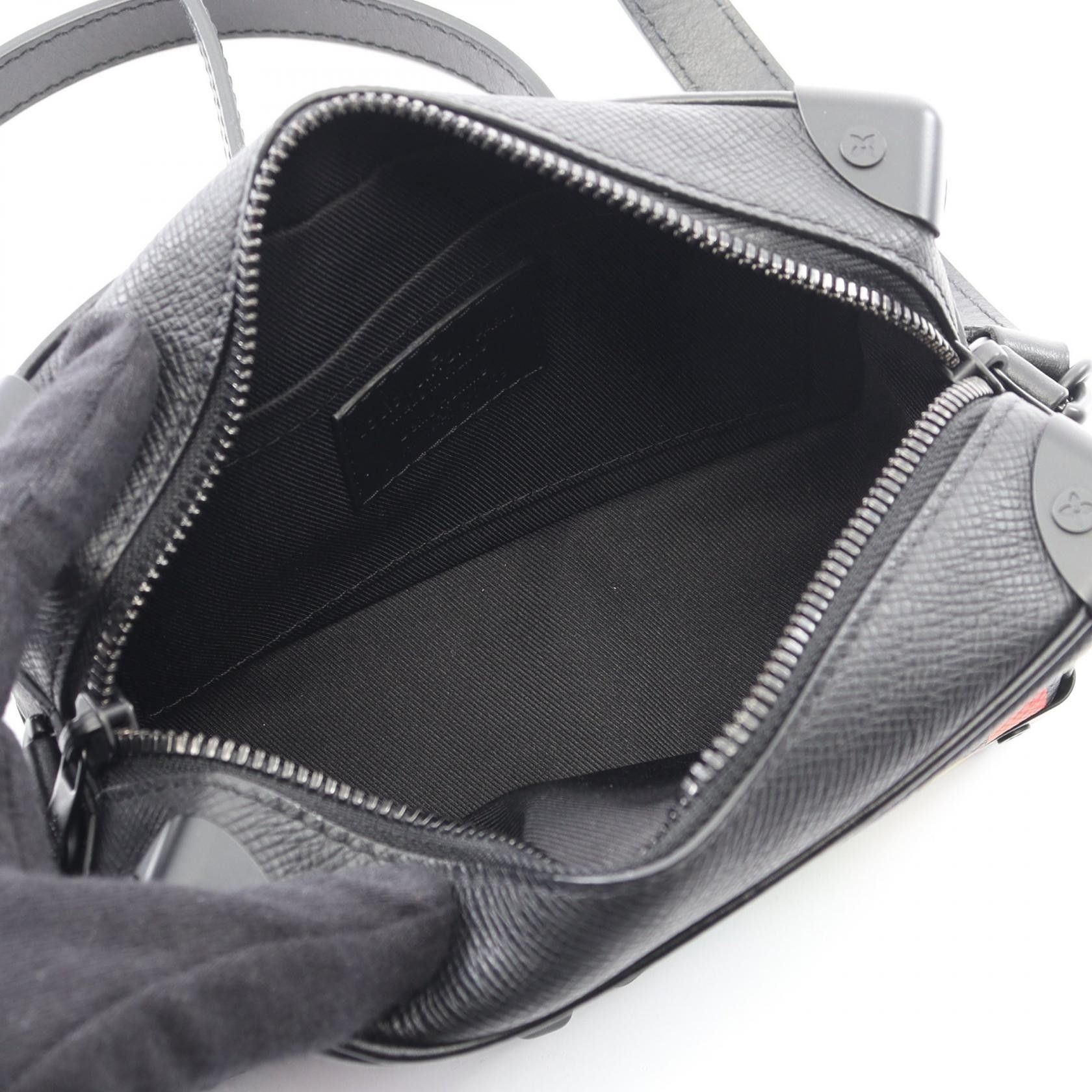 Louis Vuitton Louis Vuitton Louis Vuitton Mini Soft Trunk Taiga Shoulder Bag Leather Shoulder Bag M30351 DUTY FREE for USA Size ONE SIZE - 3 Thumbnail