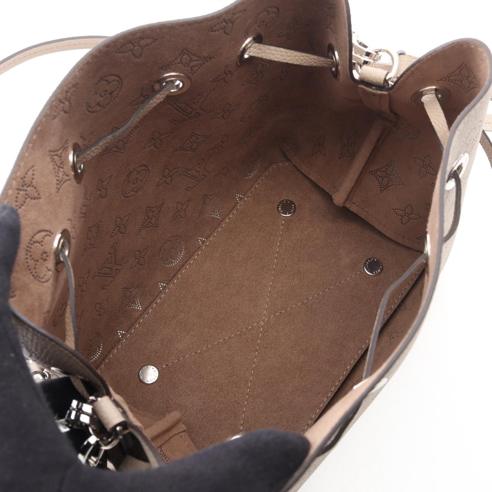 Louis Vuitton Louis Vuitton Louis Vuitton Bella Mahina 2way Bag Leather Handbag M57201 DUTY FREE for USA Size ONE SIZE - 3 Thumbnail
