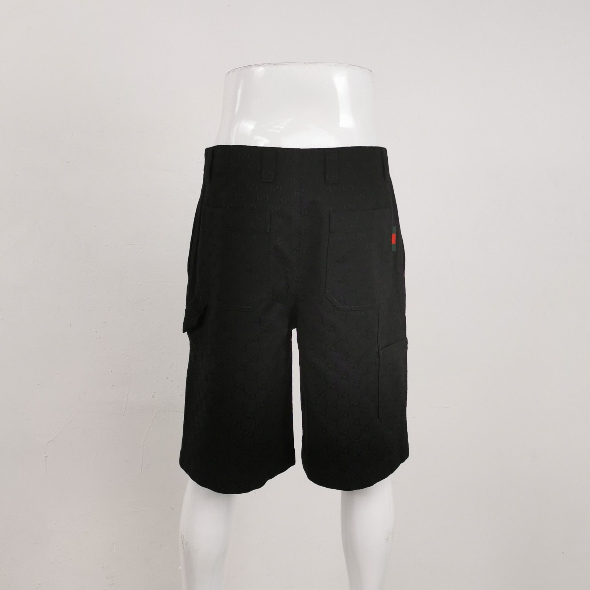 Gucci Gucci Men 30 Shorts Size US 30 / EU 46 - 2 Thumbnail