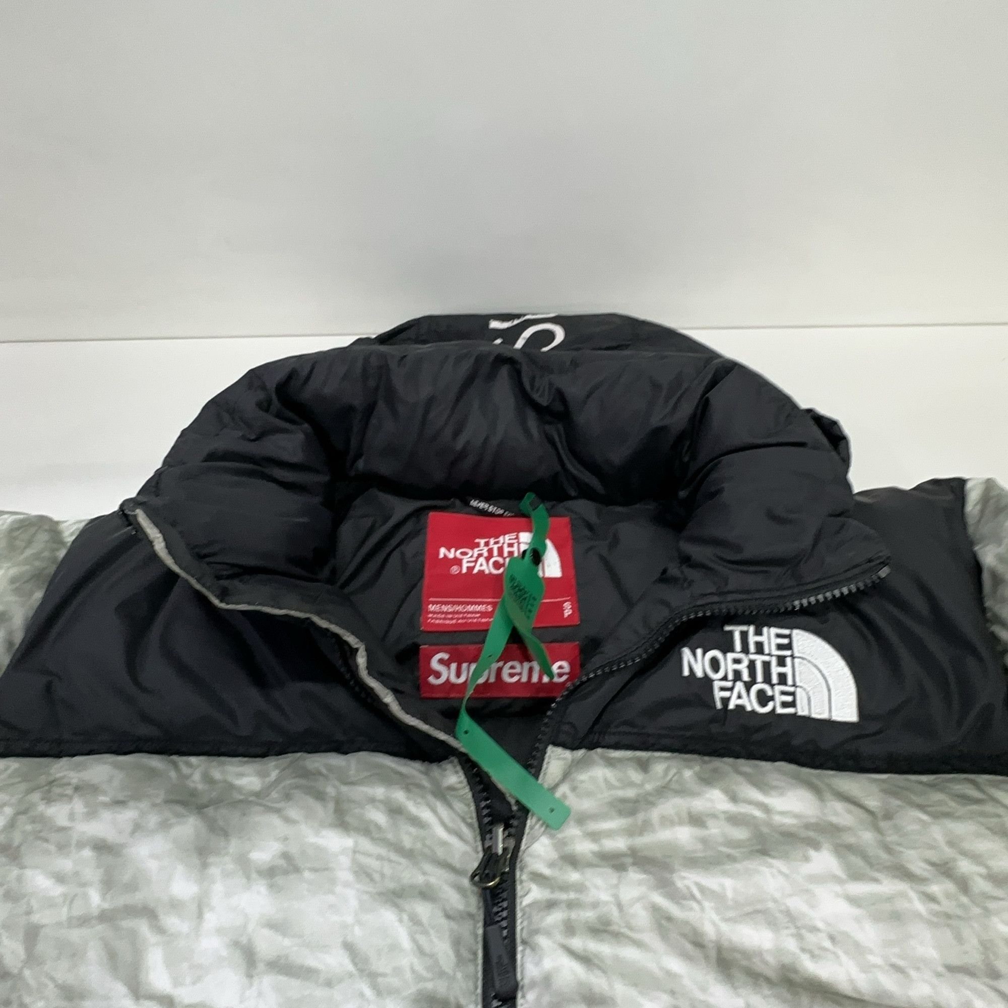 Supreme Supreme x The North Face Paper Print Nuptse Jacket Size S Size US S / EU 44-46 / 1 - 9 Thumbnail