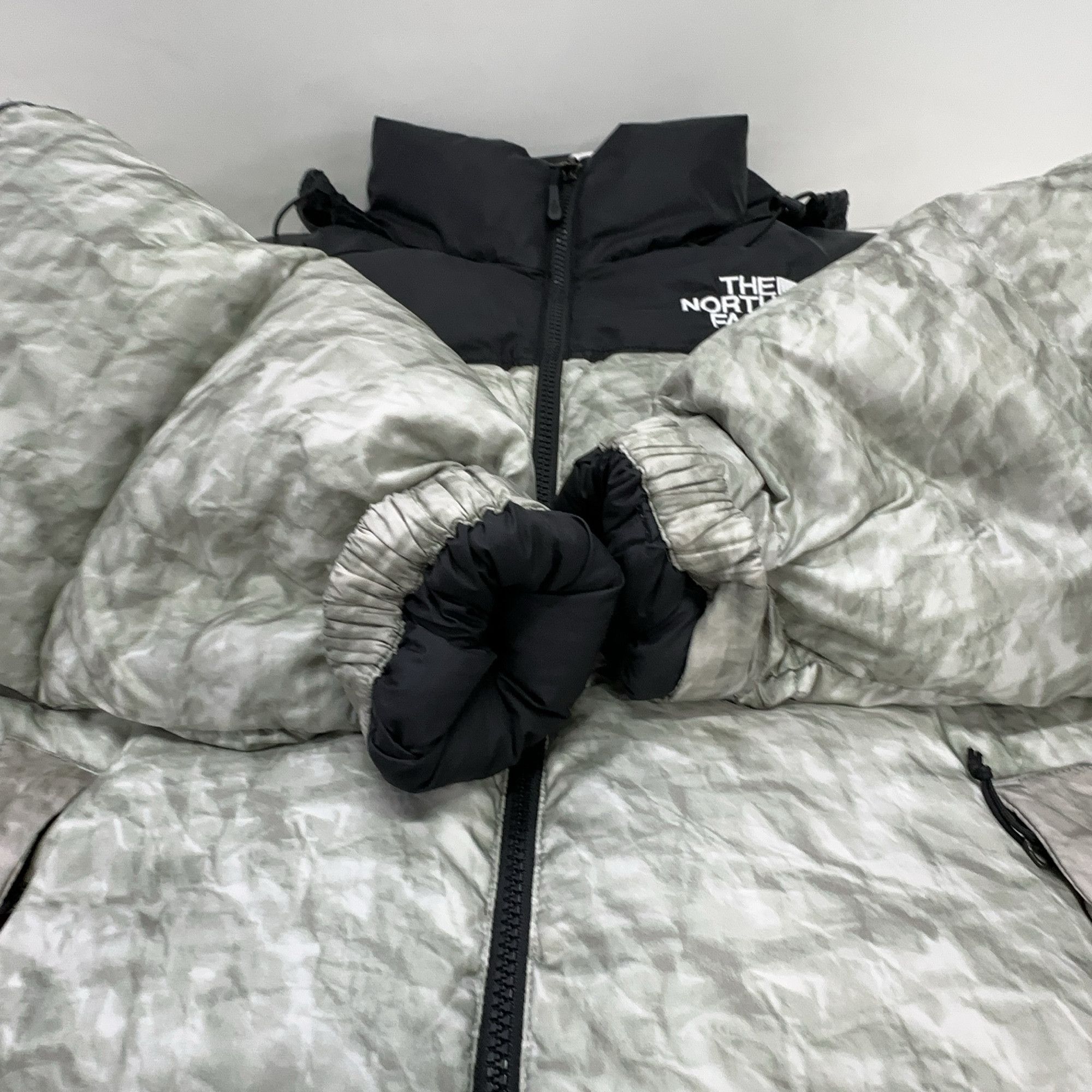 Supreme Supreme x The North Face Paper Print Nuptse Jacket Size S Size US S / EU 44-46 / 1 - 12 Thumbnail