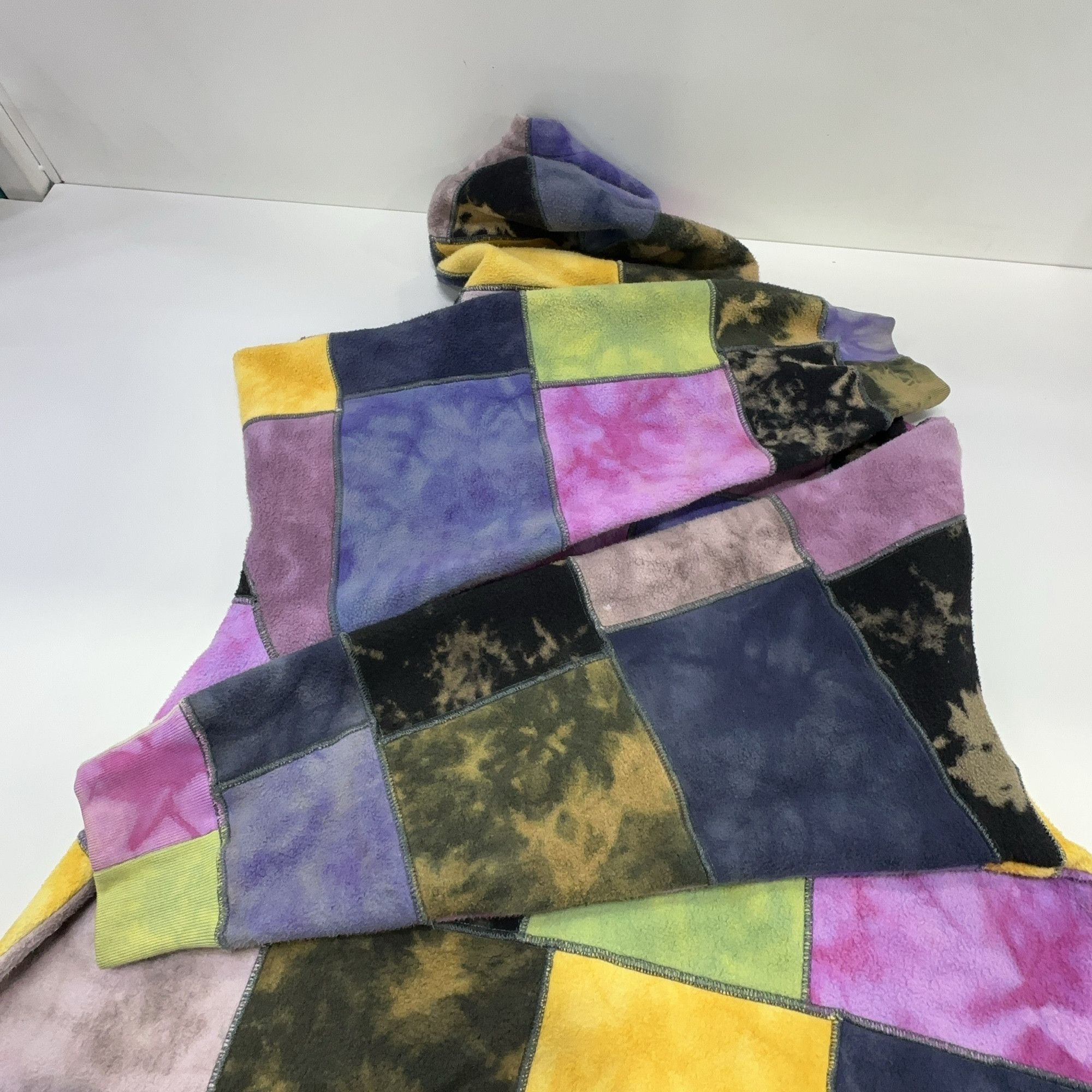 Supreme Supreme Patchwork Tie Dye Hoodie Size L Size US L / EU 52-54 / 3 - 20 Thumbnail