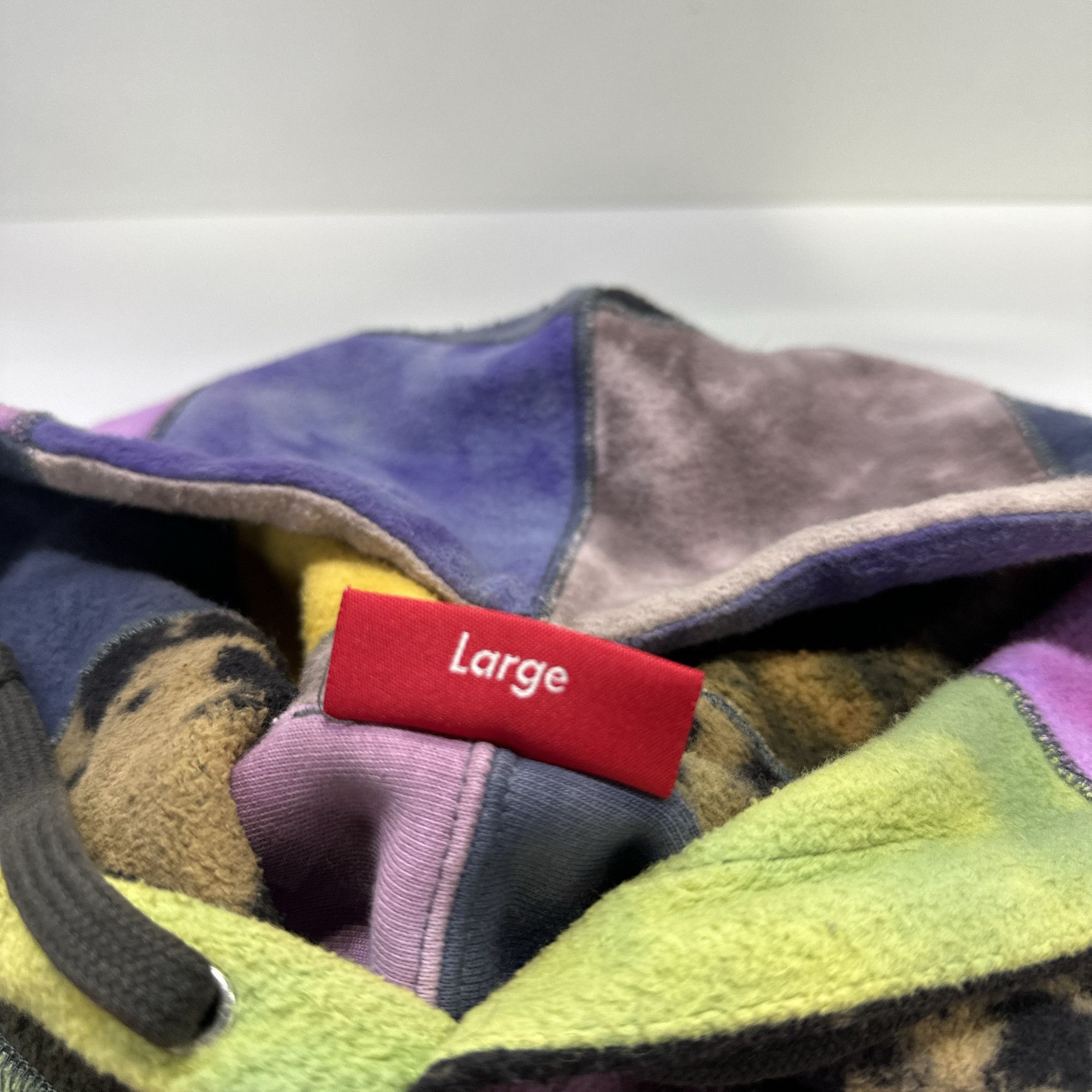 Supreme Supreme Patchwork Tie Dye Hoodie Size L Size US L / EU 52-54 / 3 - 3 Thumbnail