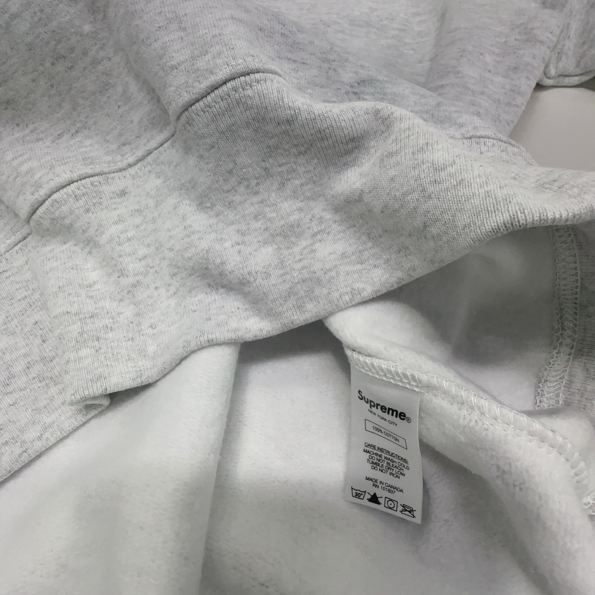 Supreme Supreme Futura Logo Crewneck Gray Size M Size US M / EU 48-50 / 2 - 3 Thumbnail