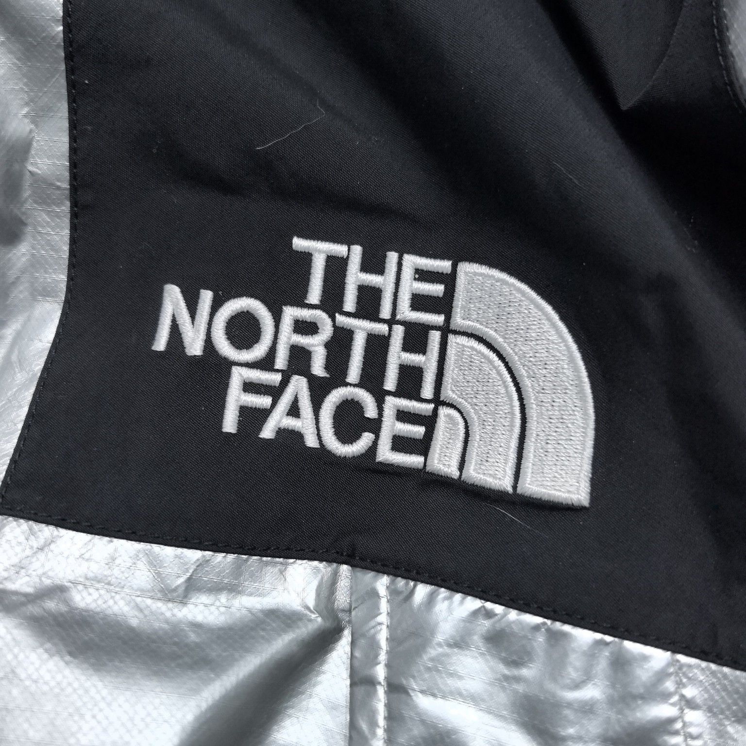 Supreme Supreme x The North Face Metallic Jacket Size M Size US M / EU 48-50 / 2 - 4 Thumbnail