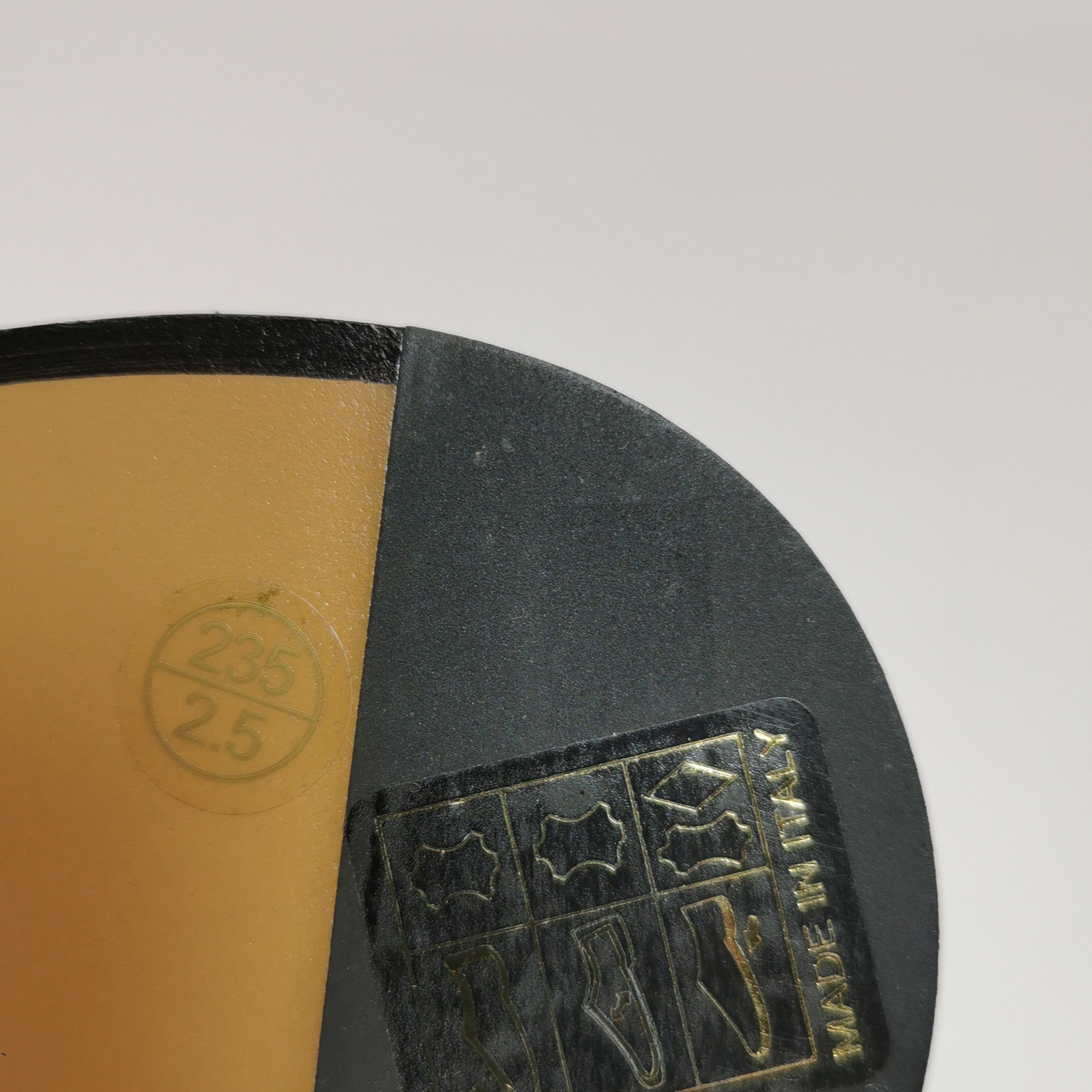 Gucci Gucci Men 5.5 Leather Size US 5.5 / EU 38 - 9 Thumbnail