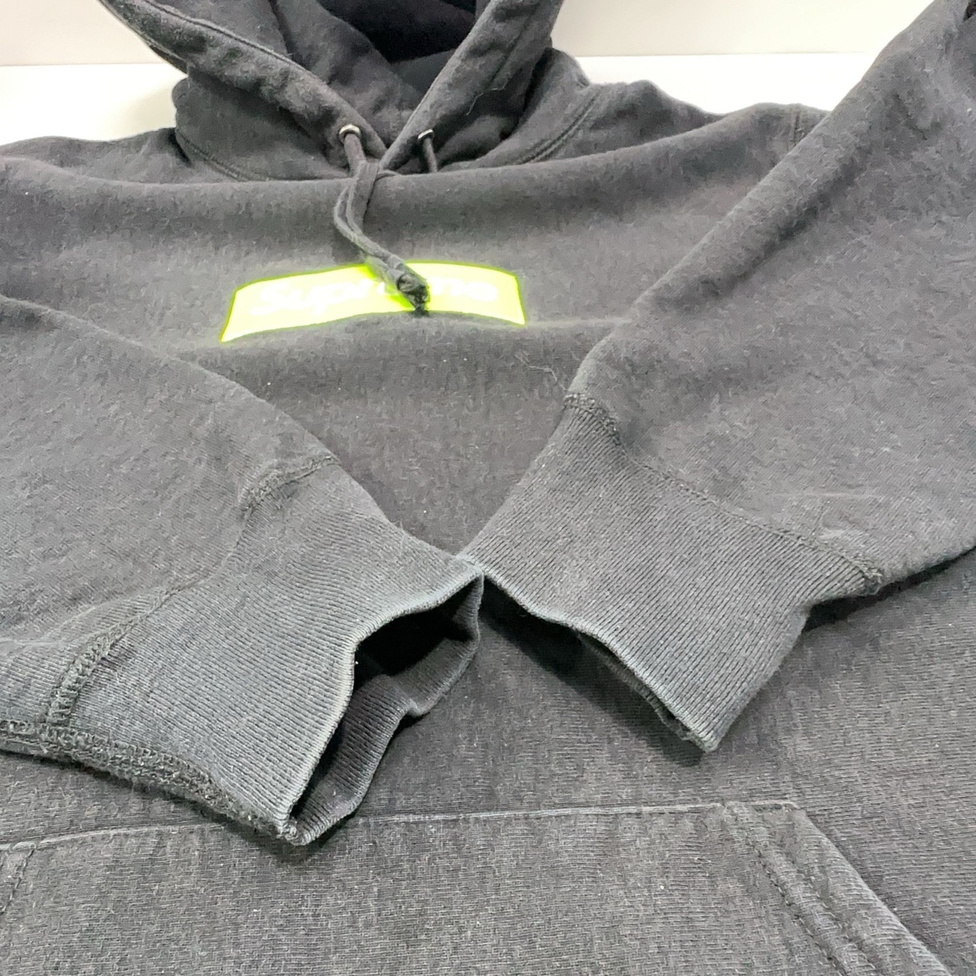 Supreme Supreme FW17 Lime Box Logo Hoodie Size L Size US L / EU 52-54 / 3 - 13 Thumbnail