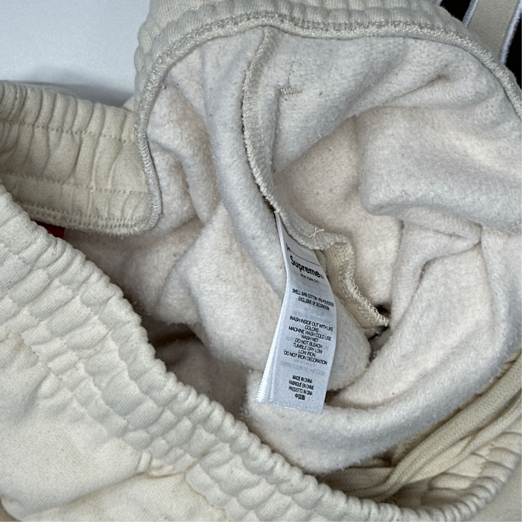 Supreme Supreme Logo Sweatpants Size S Size US 30 / EU 46 - 3 Thumbnail