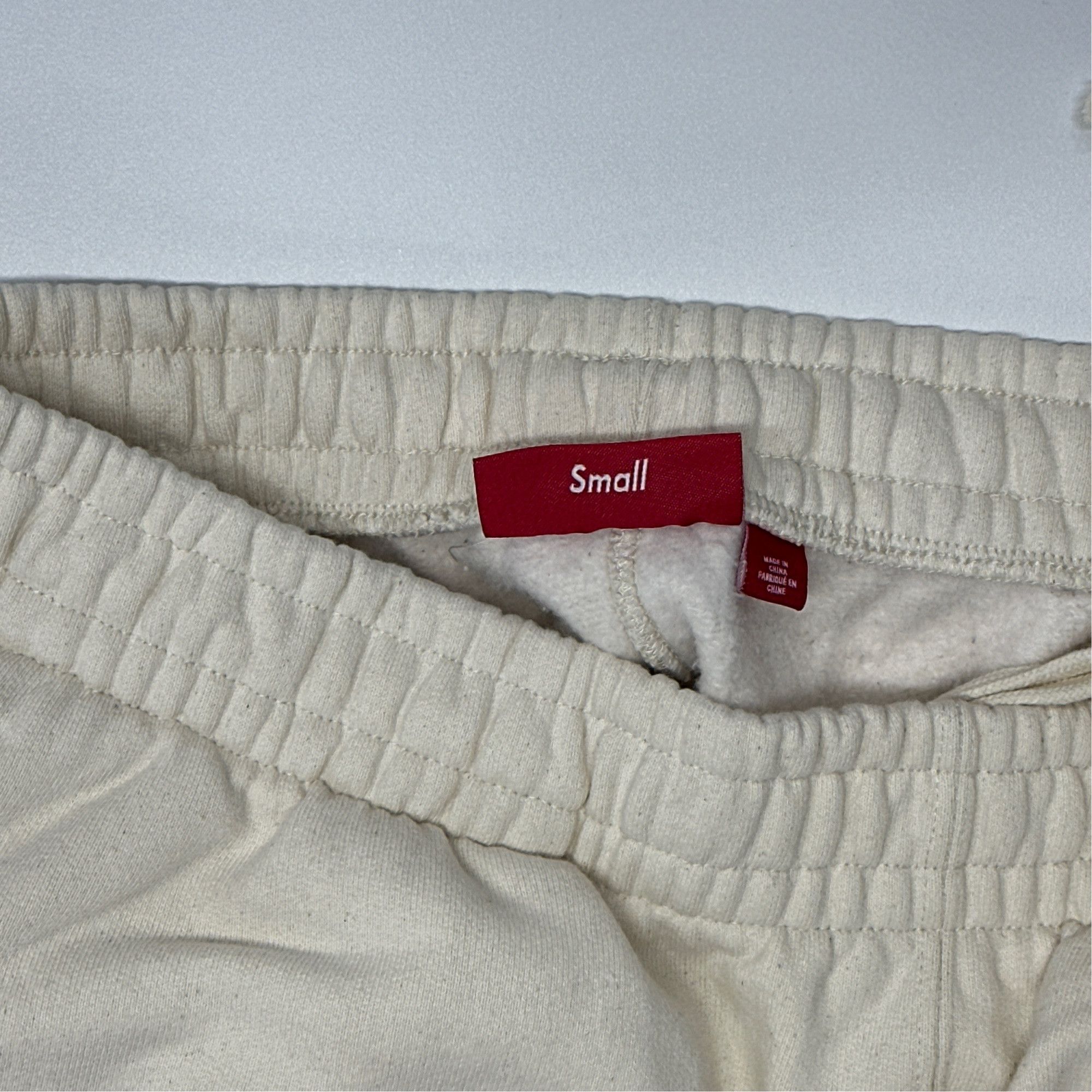 Supreme Supreme Logo Sweatpants Size S Size US 30 / EU 46 - 2 Thumbnail