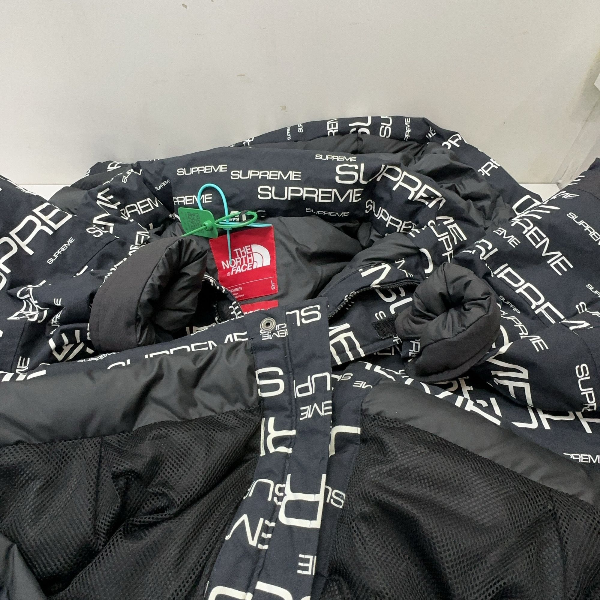 Supreme Supreme x The North Face Logo Print Heavy Coat Size L Size US L / EU 52-54 / 3 - 4 Thumbnail